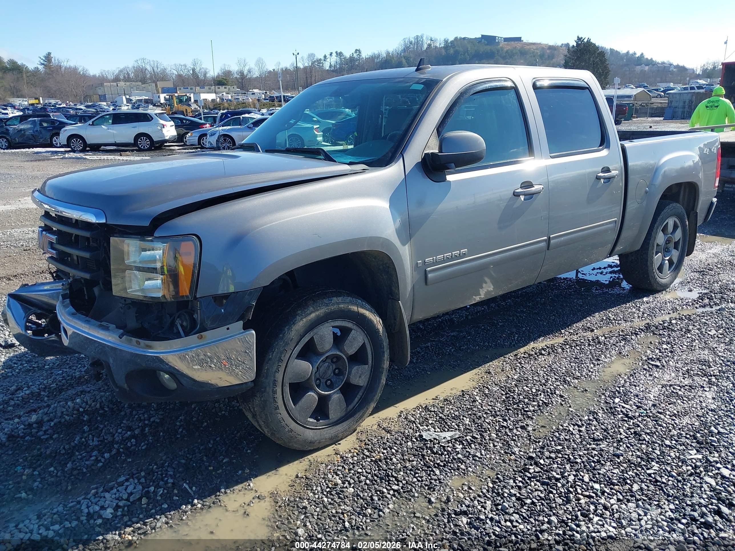 GMC SIERRA image 2