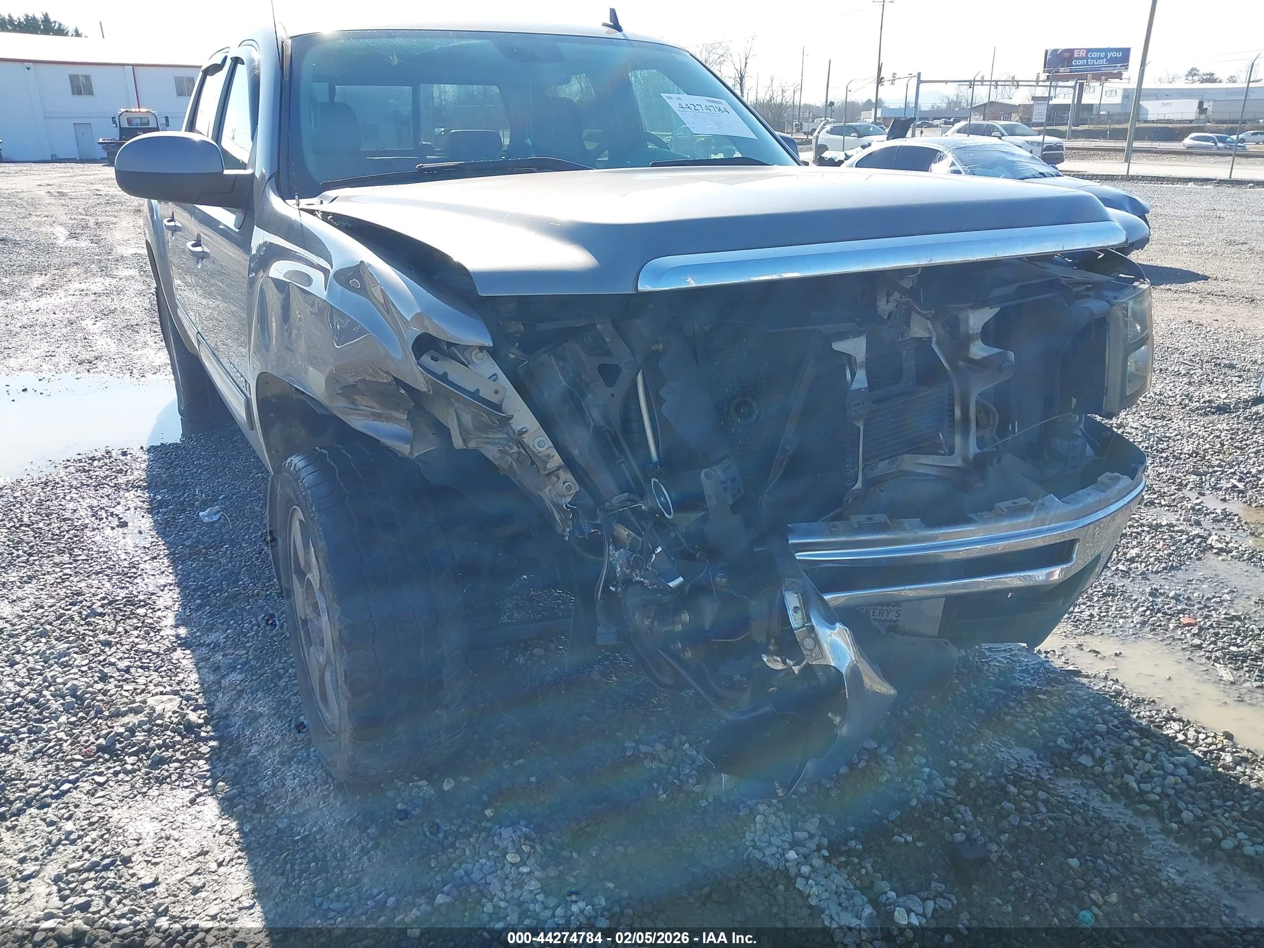 GMC SIERRA image 6