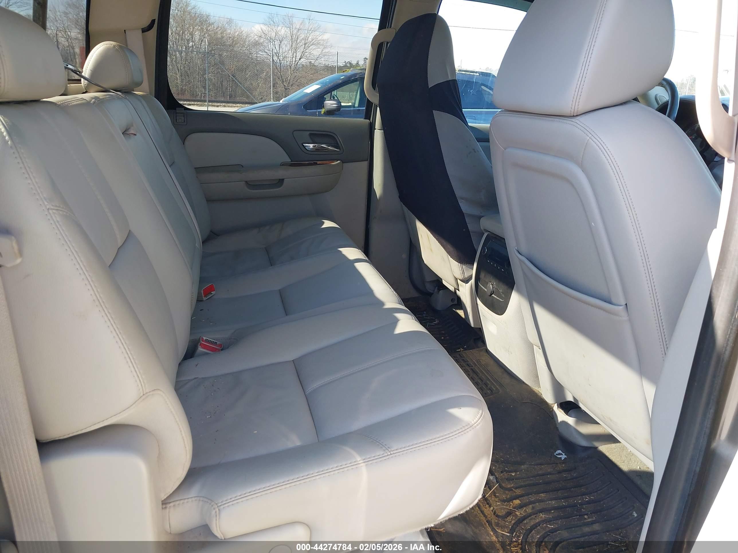 GMC SIERRA image 8