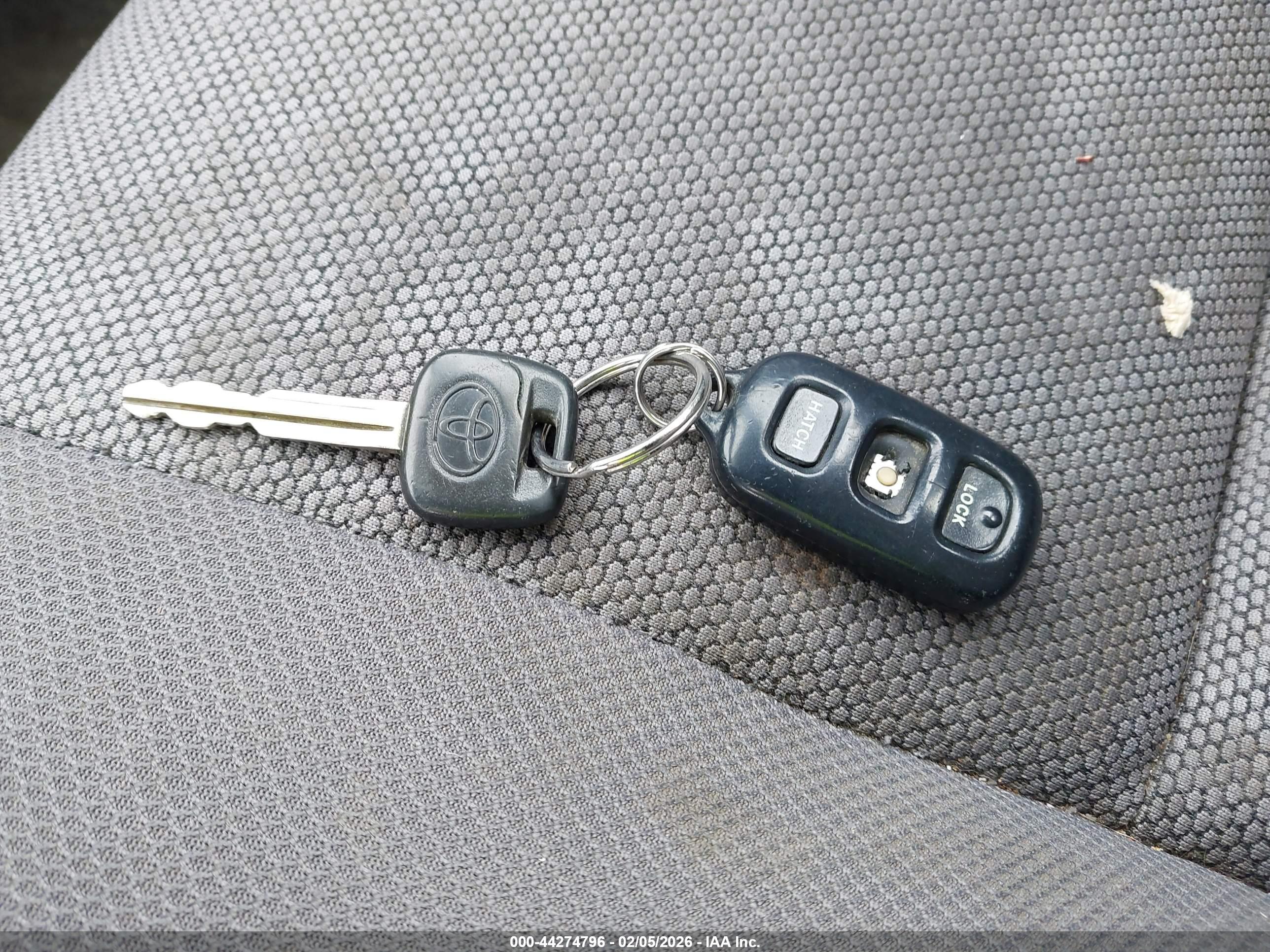 TOYOTA MATRIX image 11