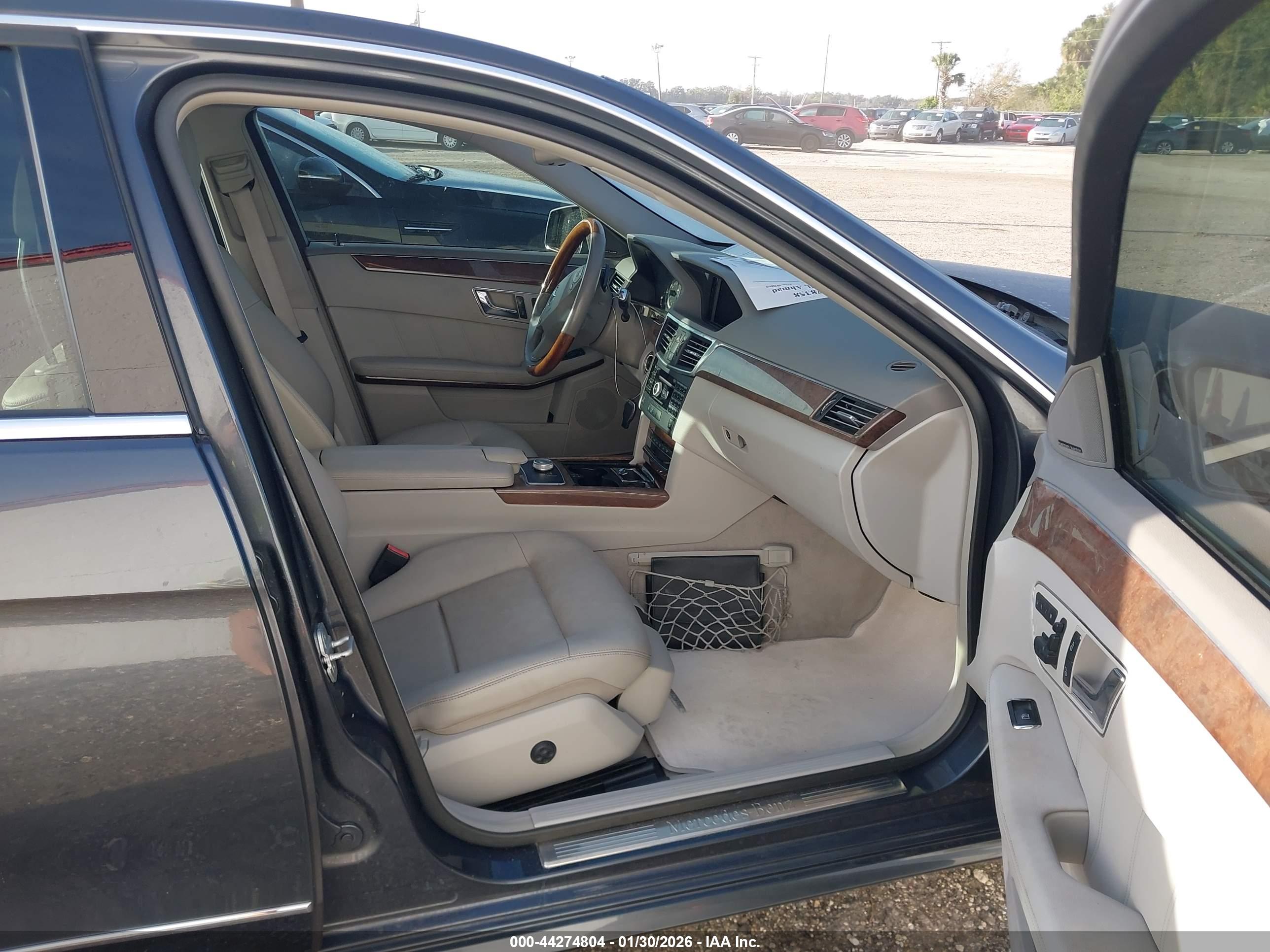 MERCEDES-BENZ E image 5