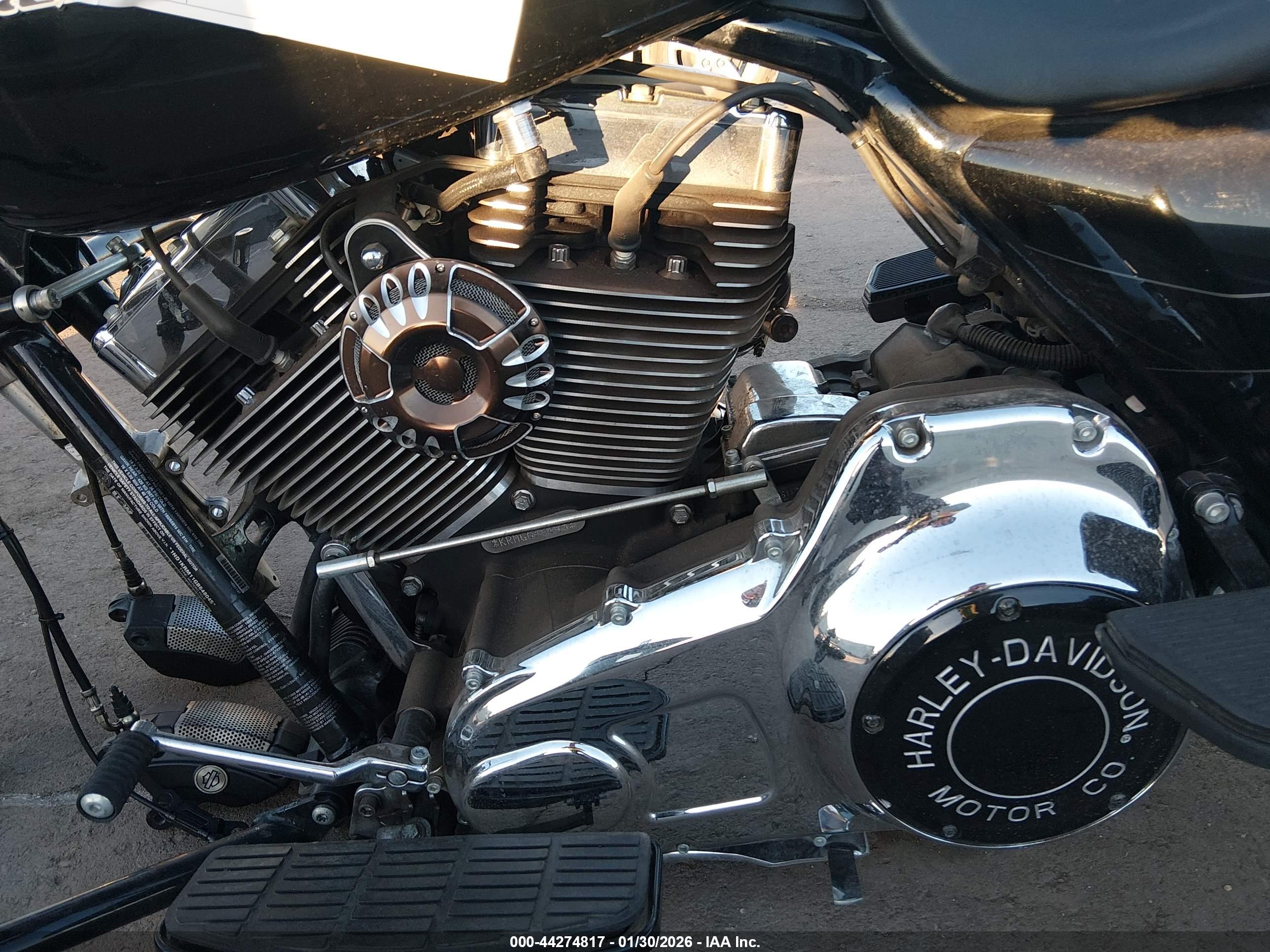 HARLEY-DAVIDSON FLHXS image 9