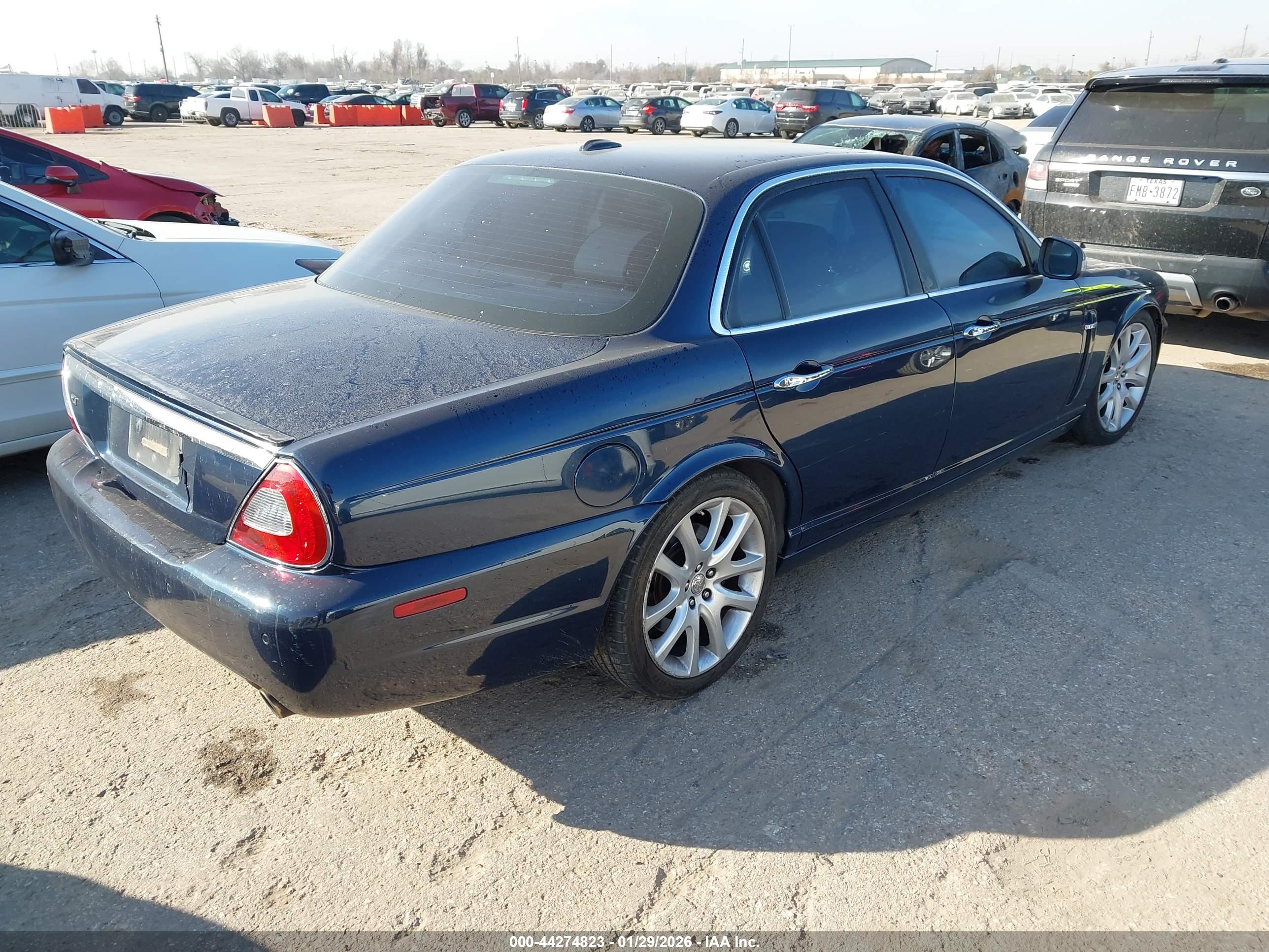 JAGUAR XJ image 4