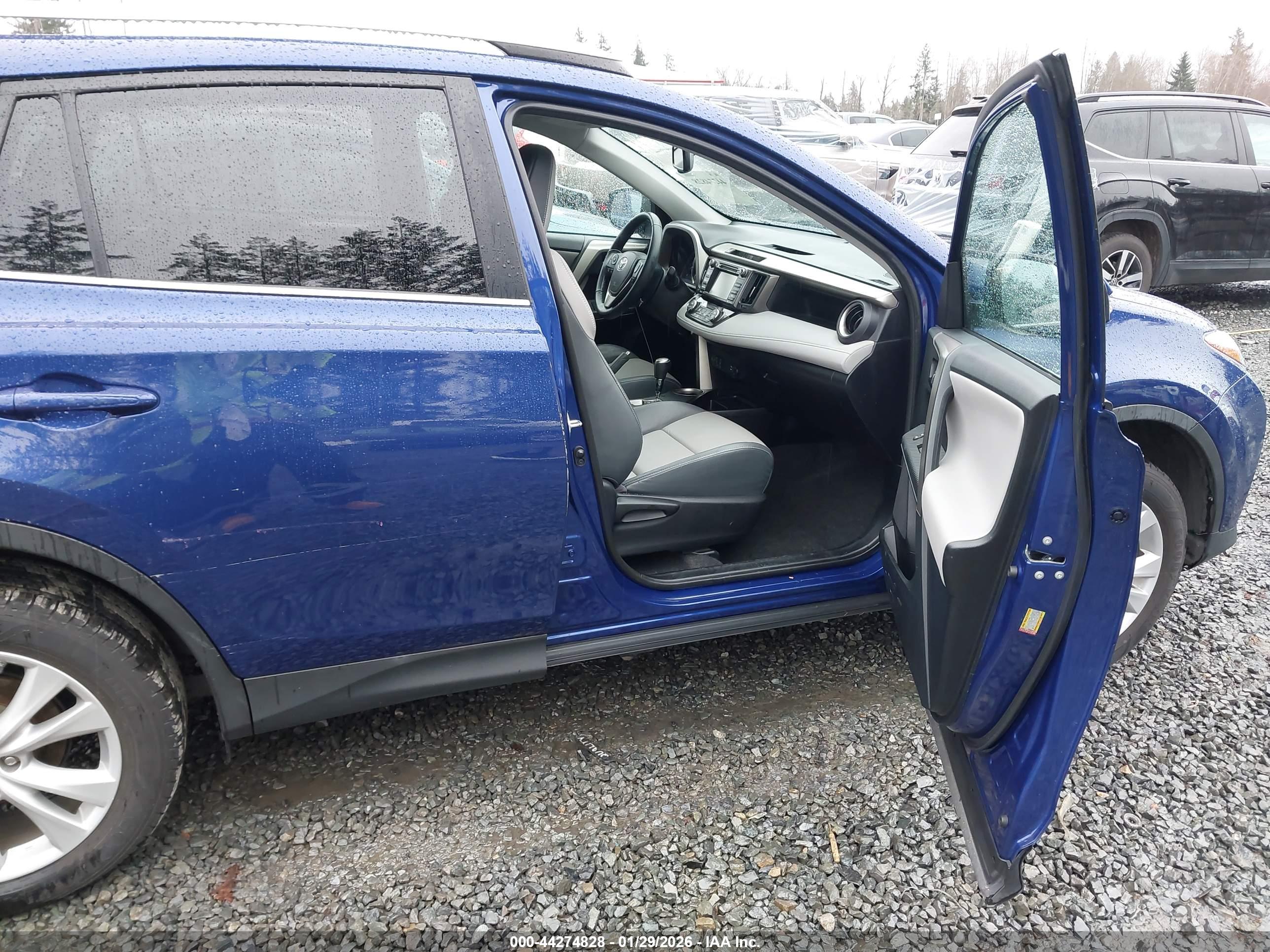 TOYOTA RAV4 image 5