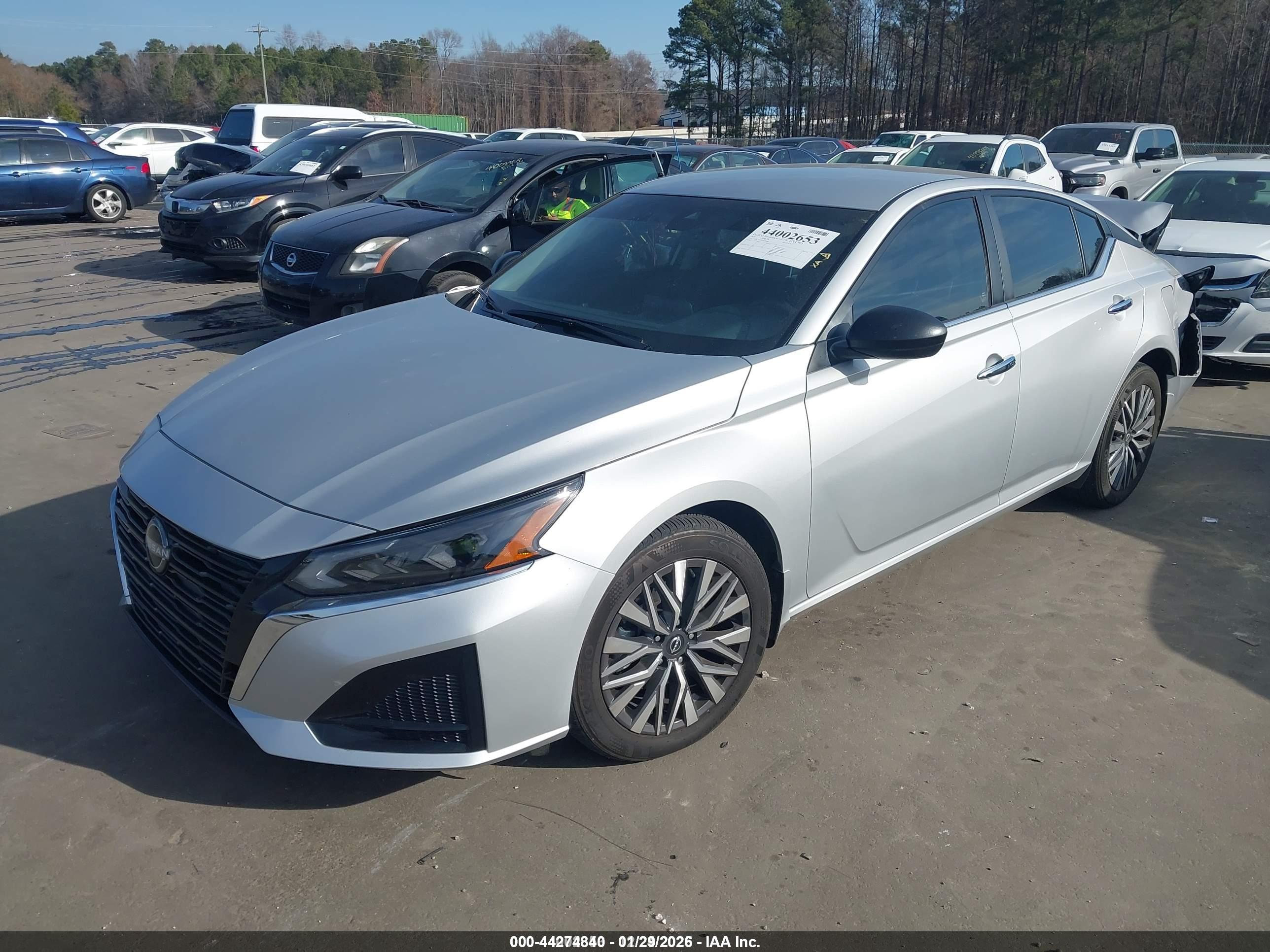 NISSAN ALTIMA image 2