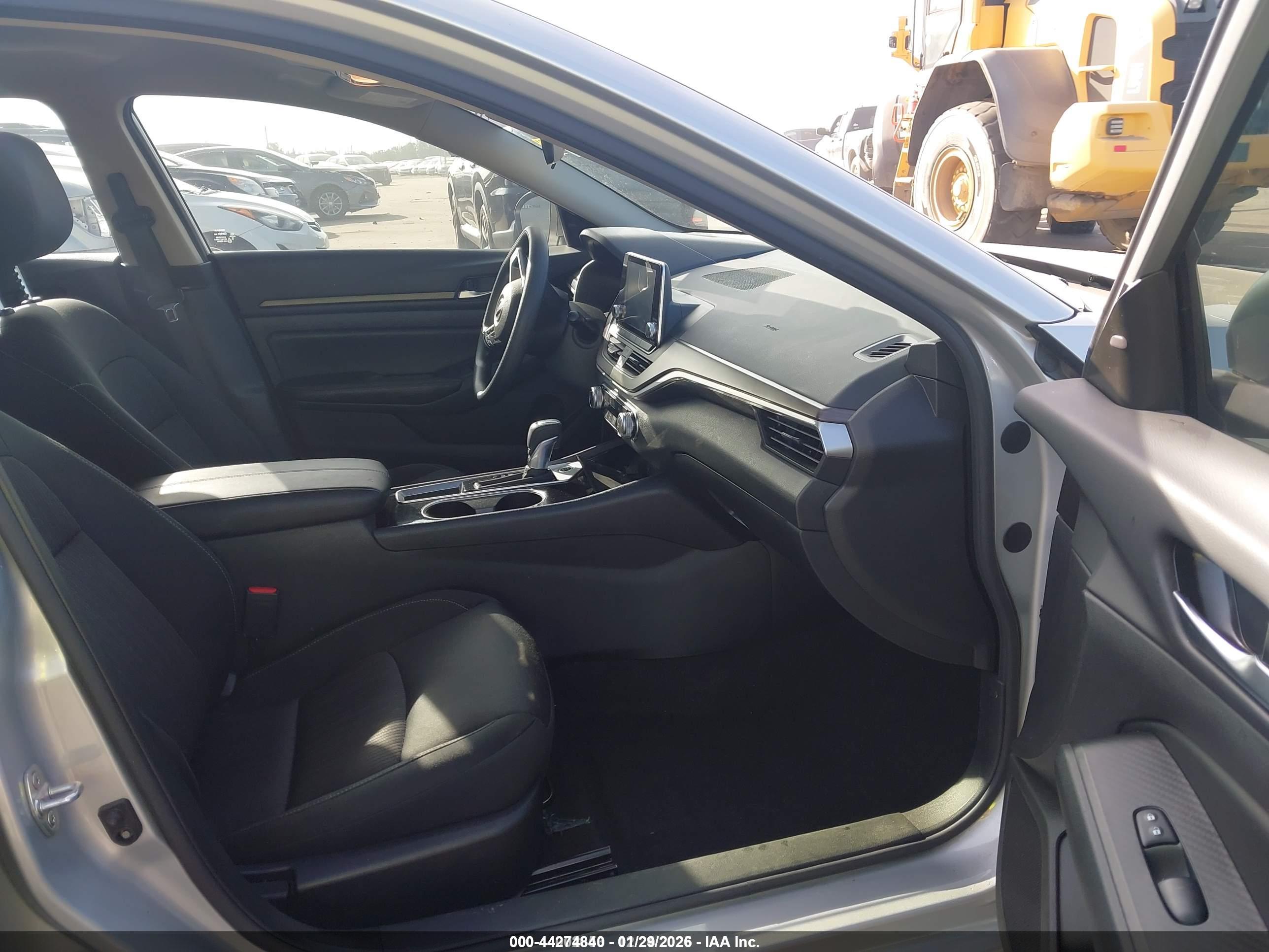 NISSAN ALTIMA image 5