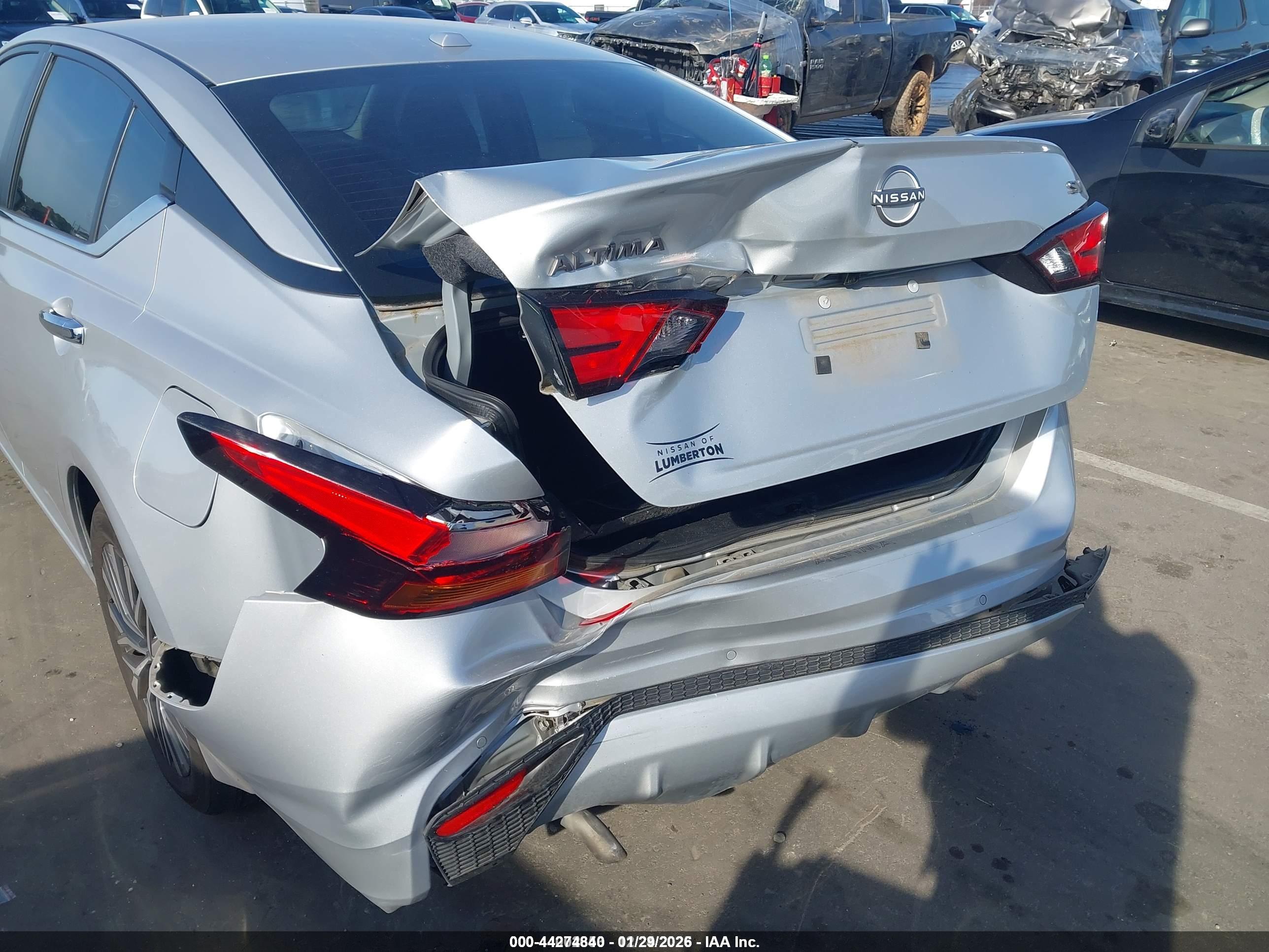 NISSAN ALTIMA image 6