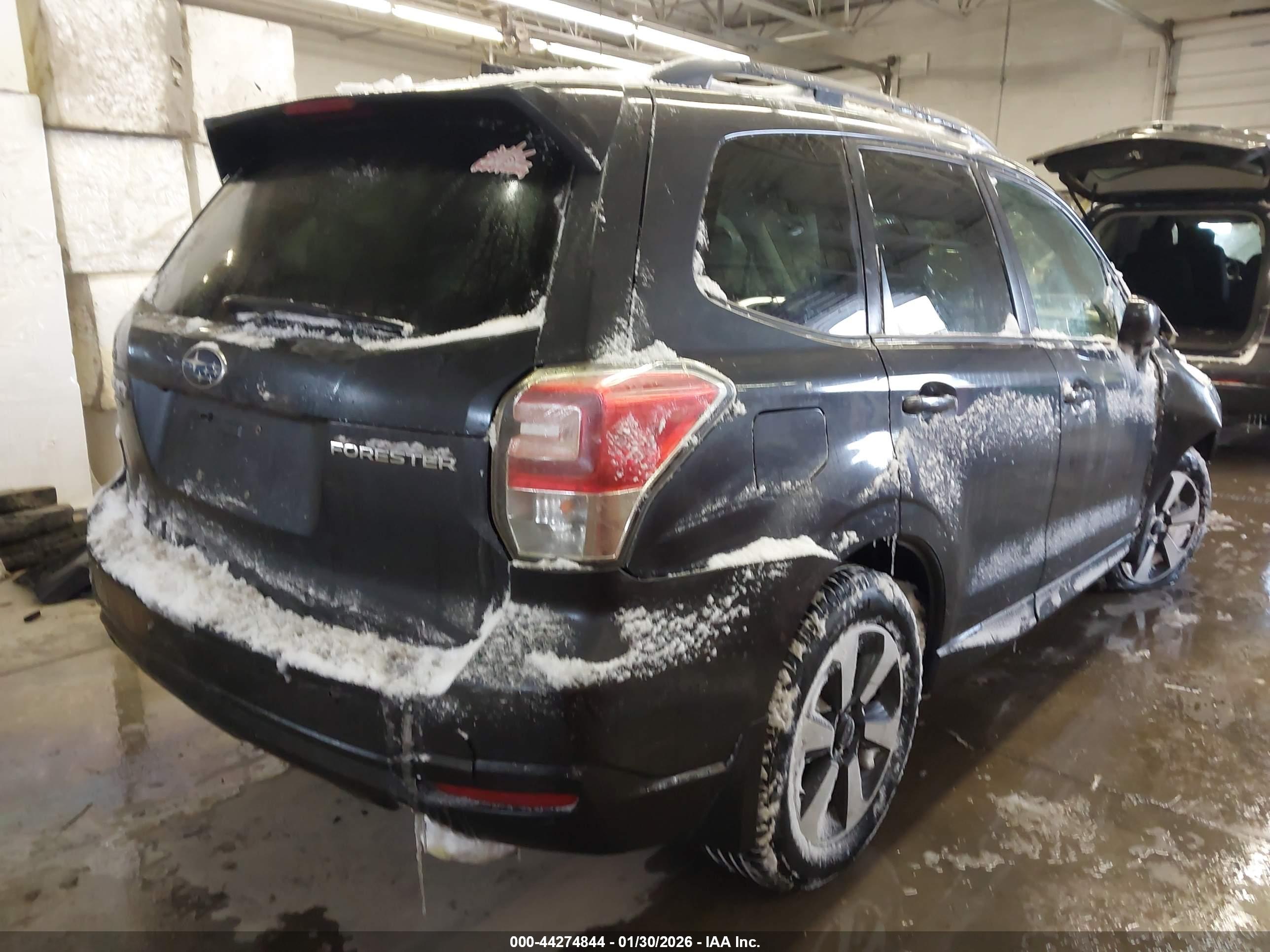 SUBARU FORESTER image 4