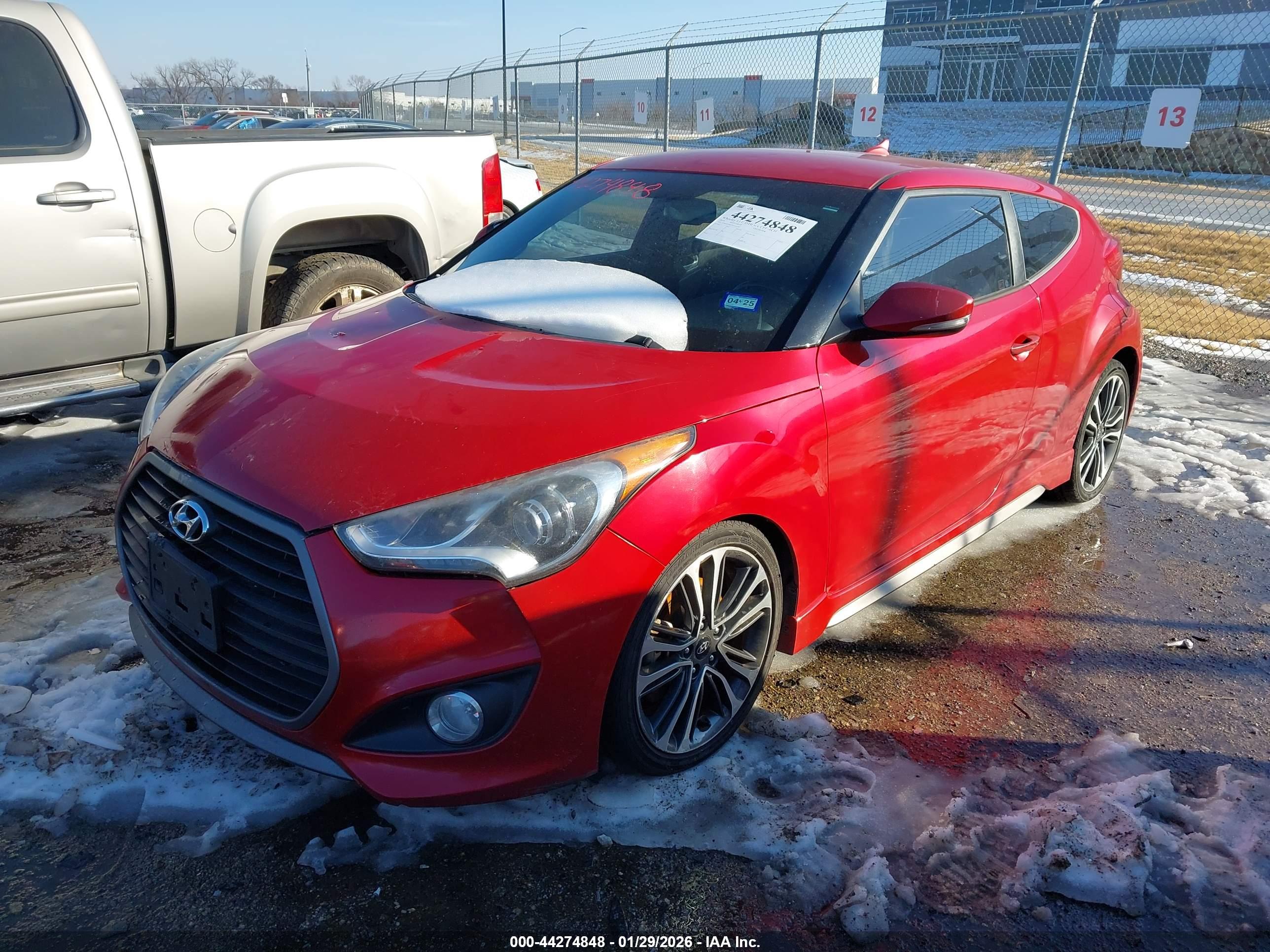 HYUNDAI VELOSTER image 2