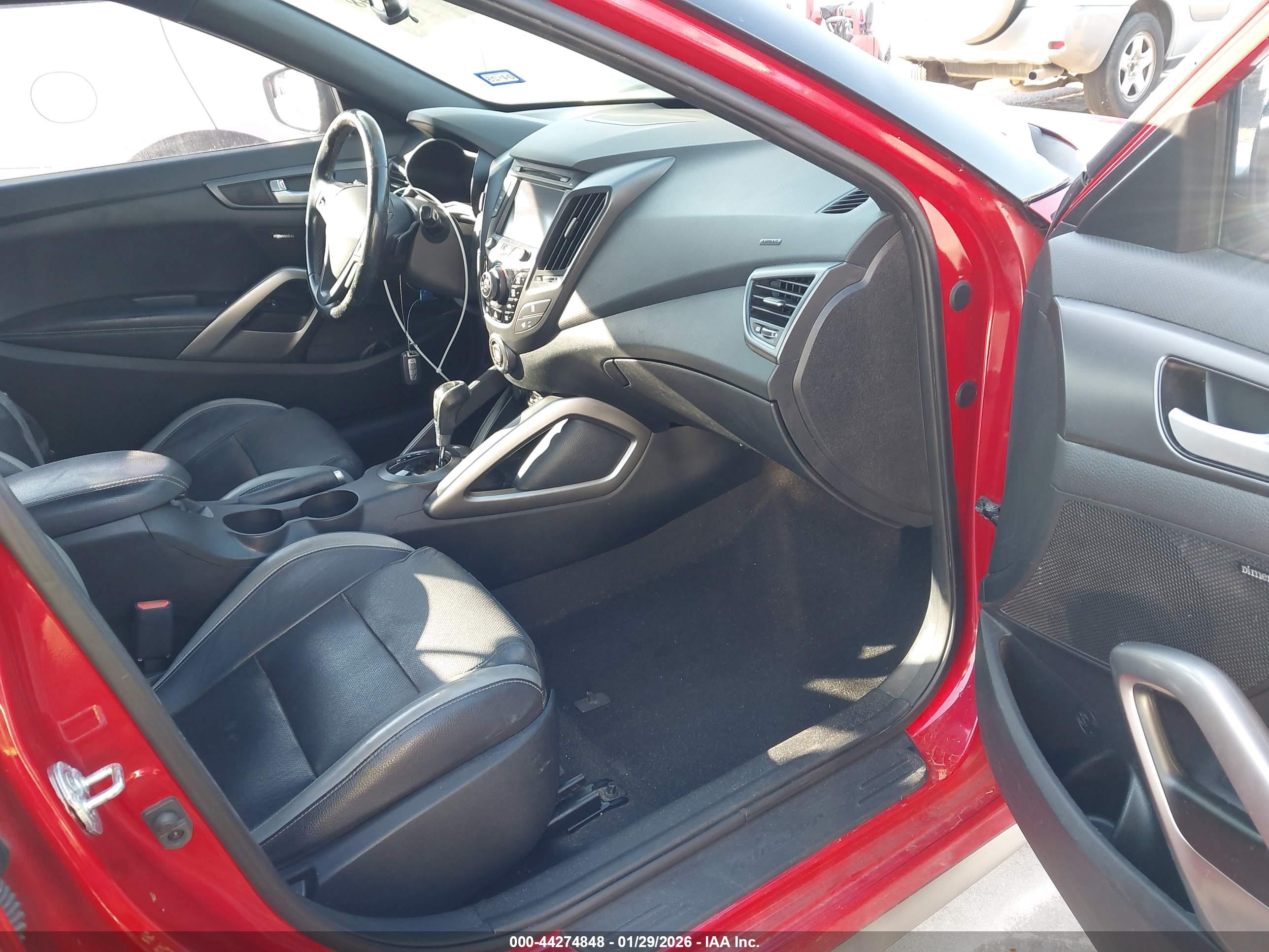 HYUNDAI VELOSTER image 5