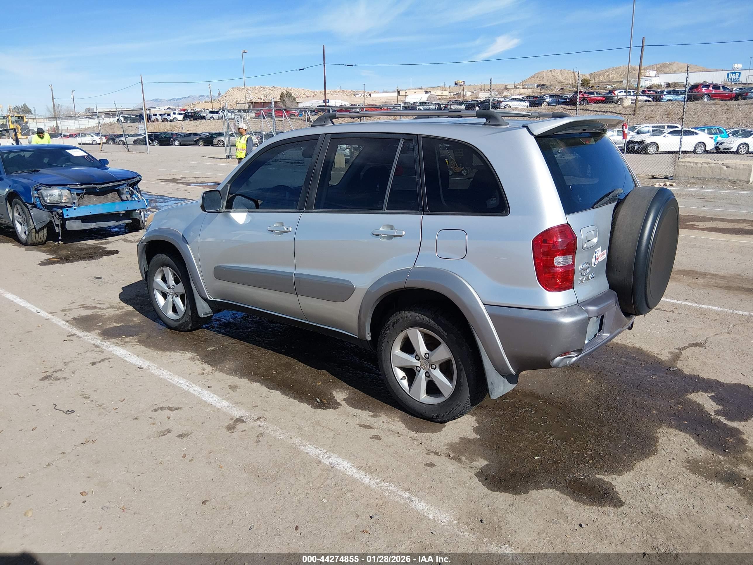 TOYOTA RAV4 image 3