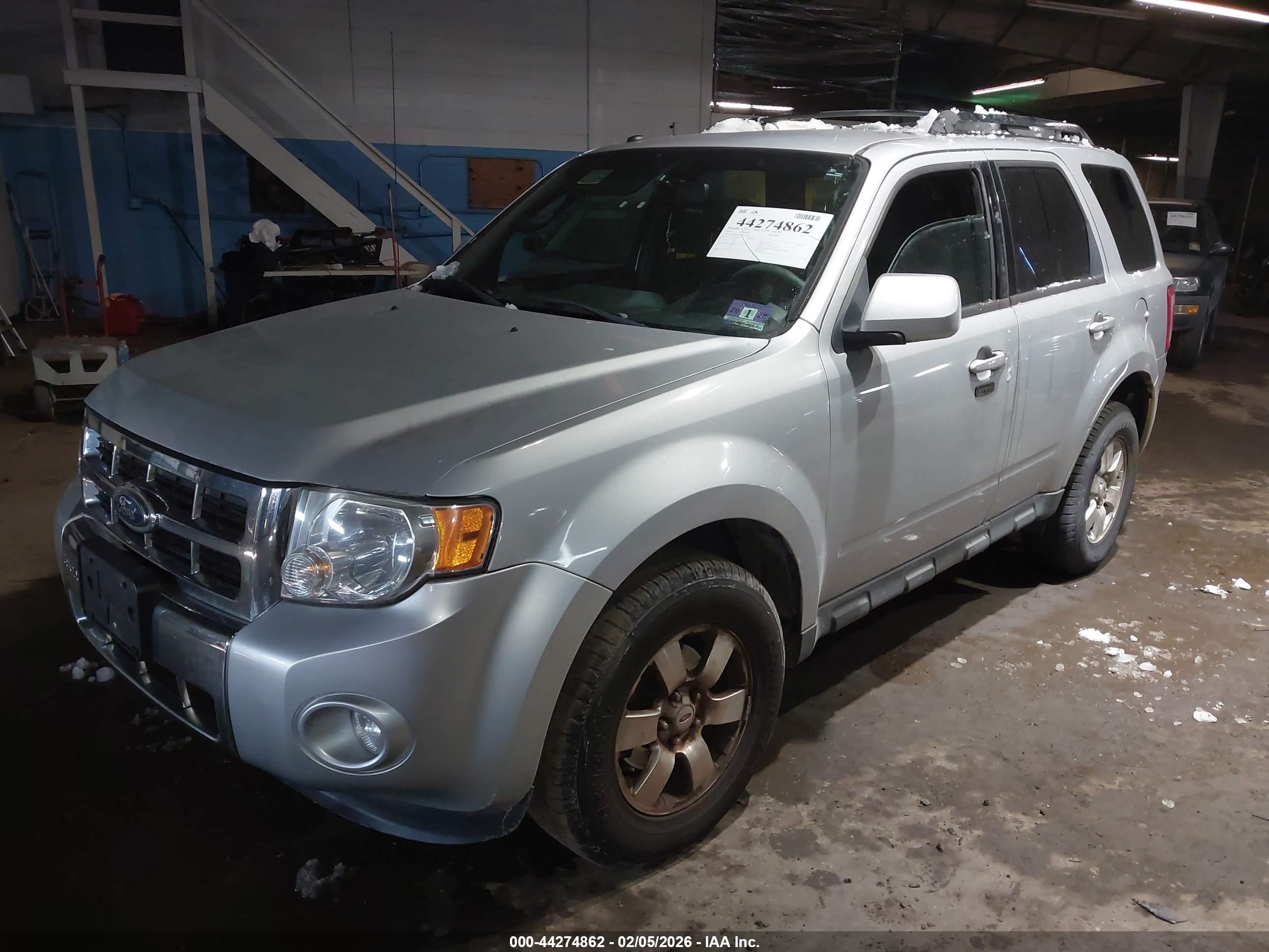 FORD ESCAPE image 2