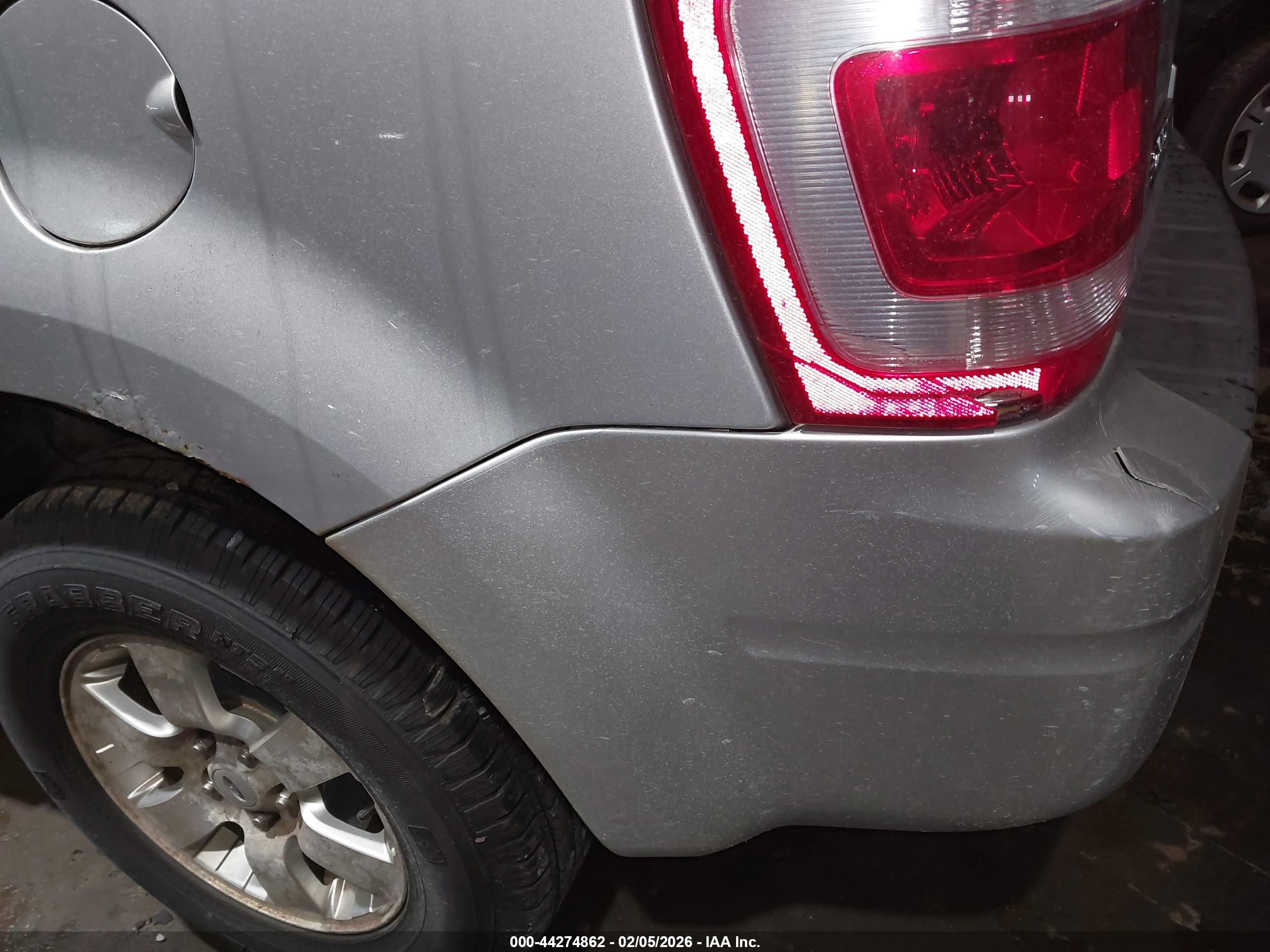 FORD ESCAPE image 6