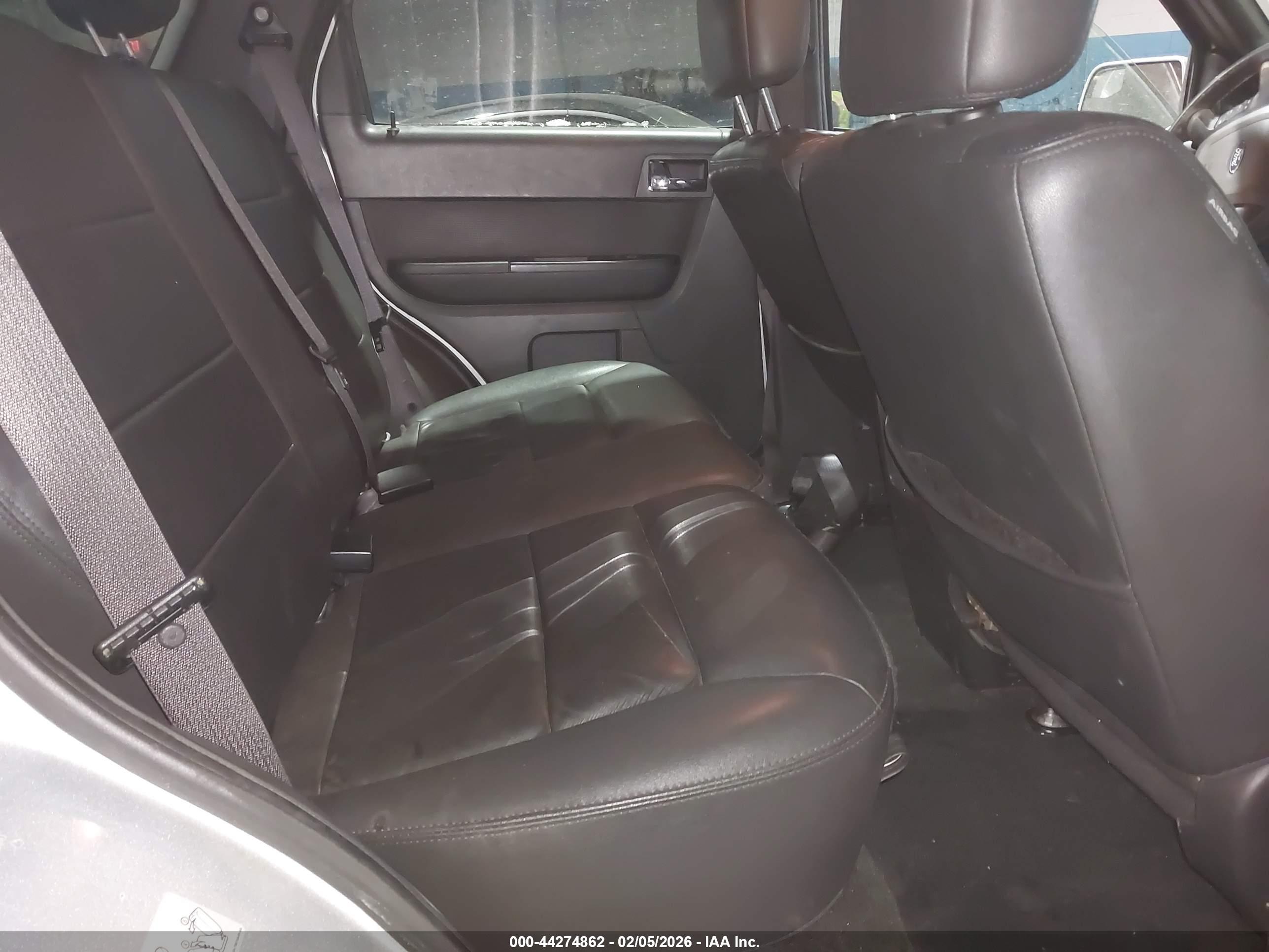 FORD ESCAPE image 8