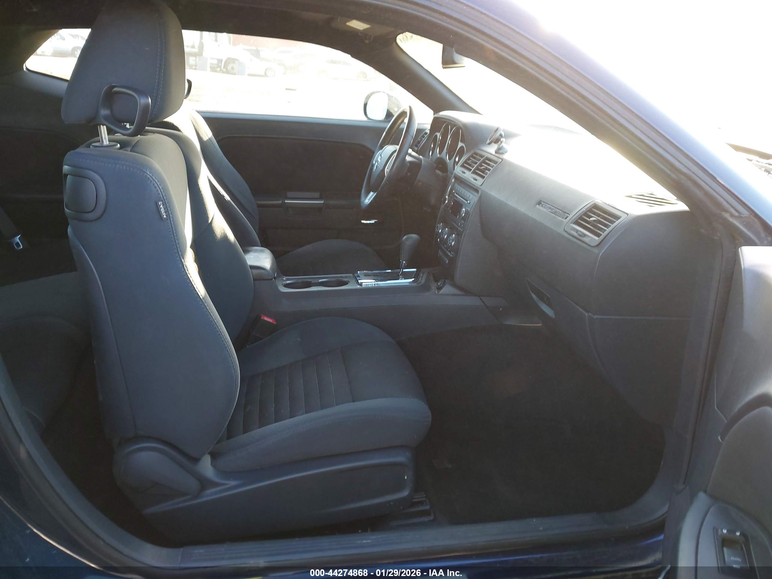 DODGE CHALLENGER image 5