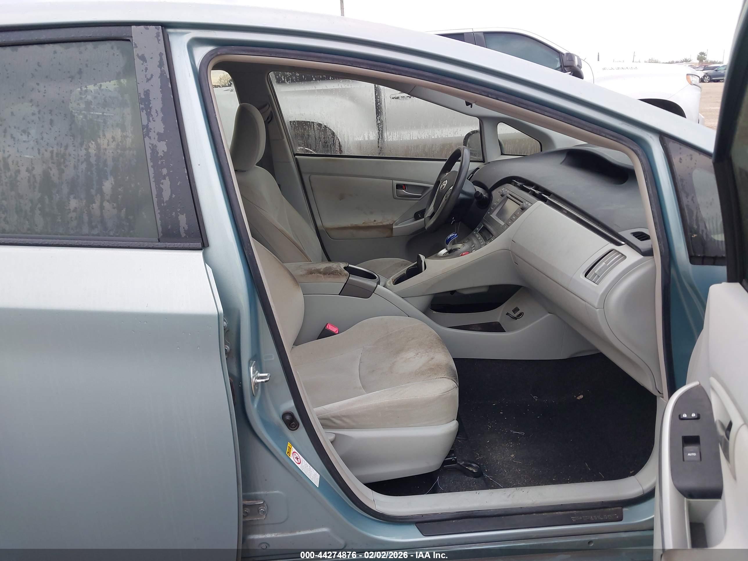 TOYOTA PRIUS image 5