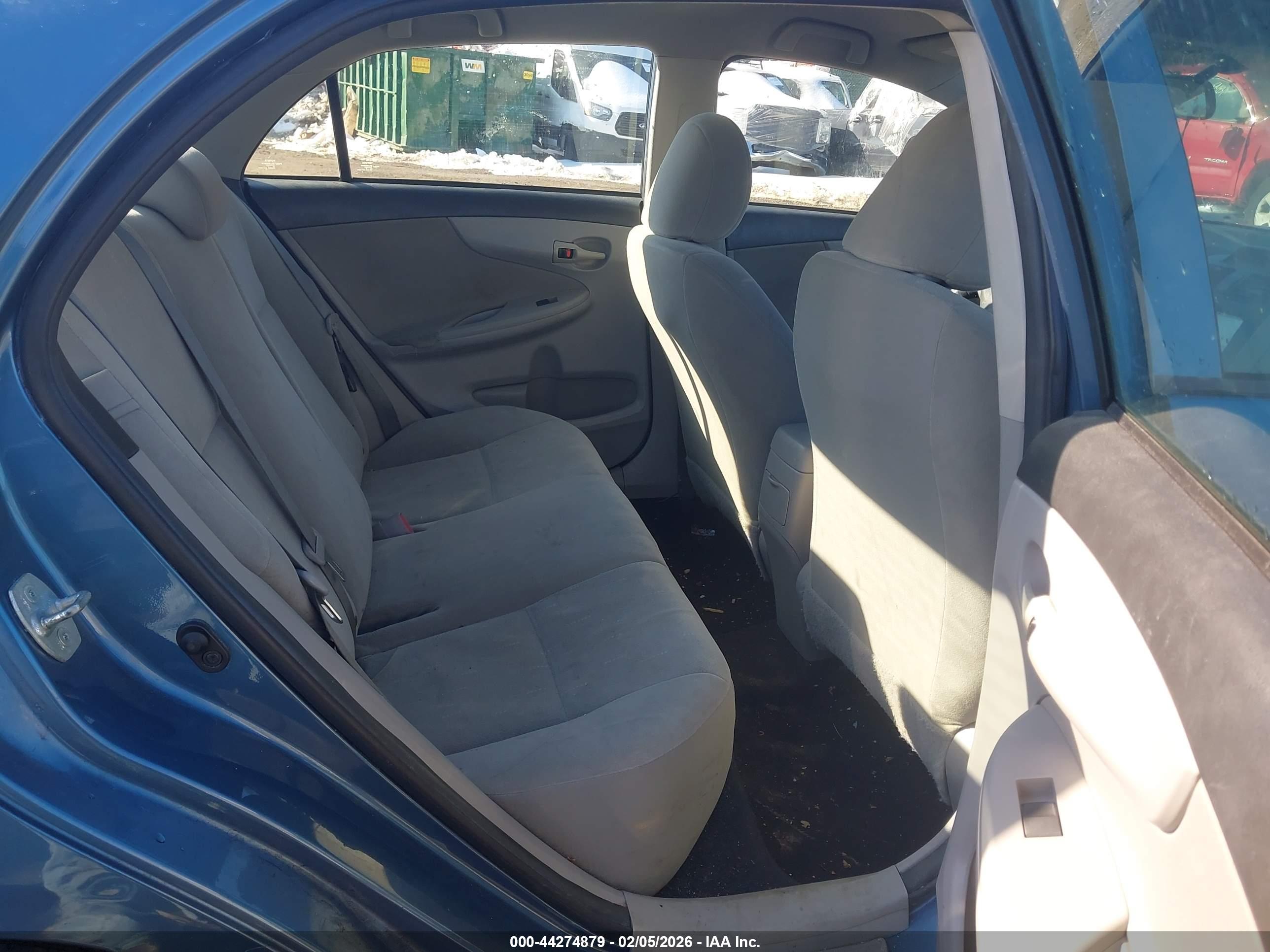 TOYOTA COROLLA image 8
