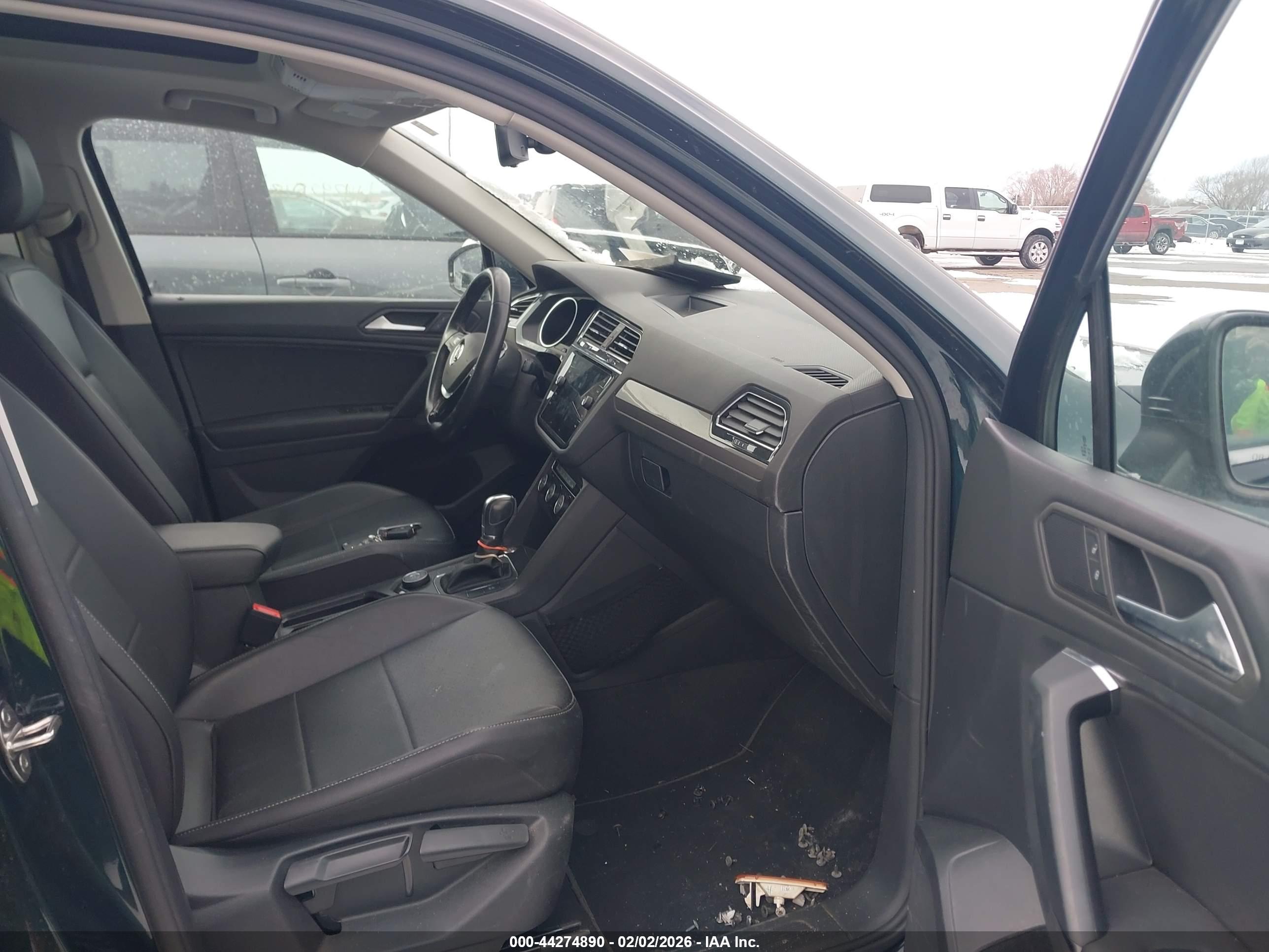 VOLKSWAGEN TIGUAN image 5