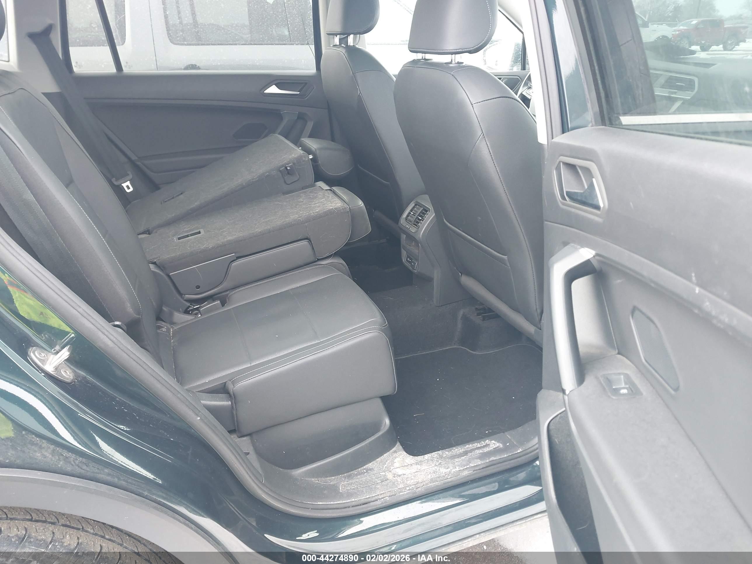 VOLKSWAGEN TIGUAN image 8