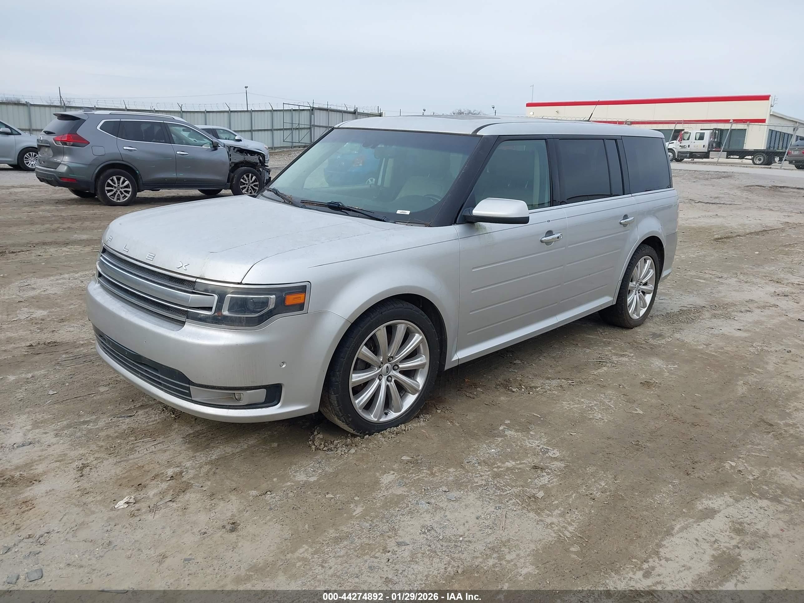 FORD FLEX image 2