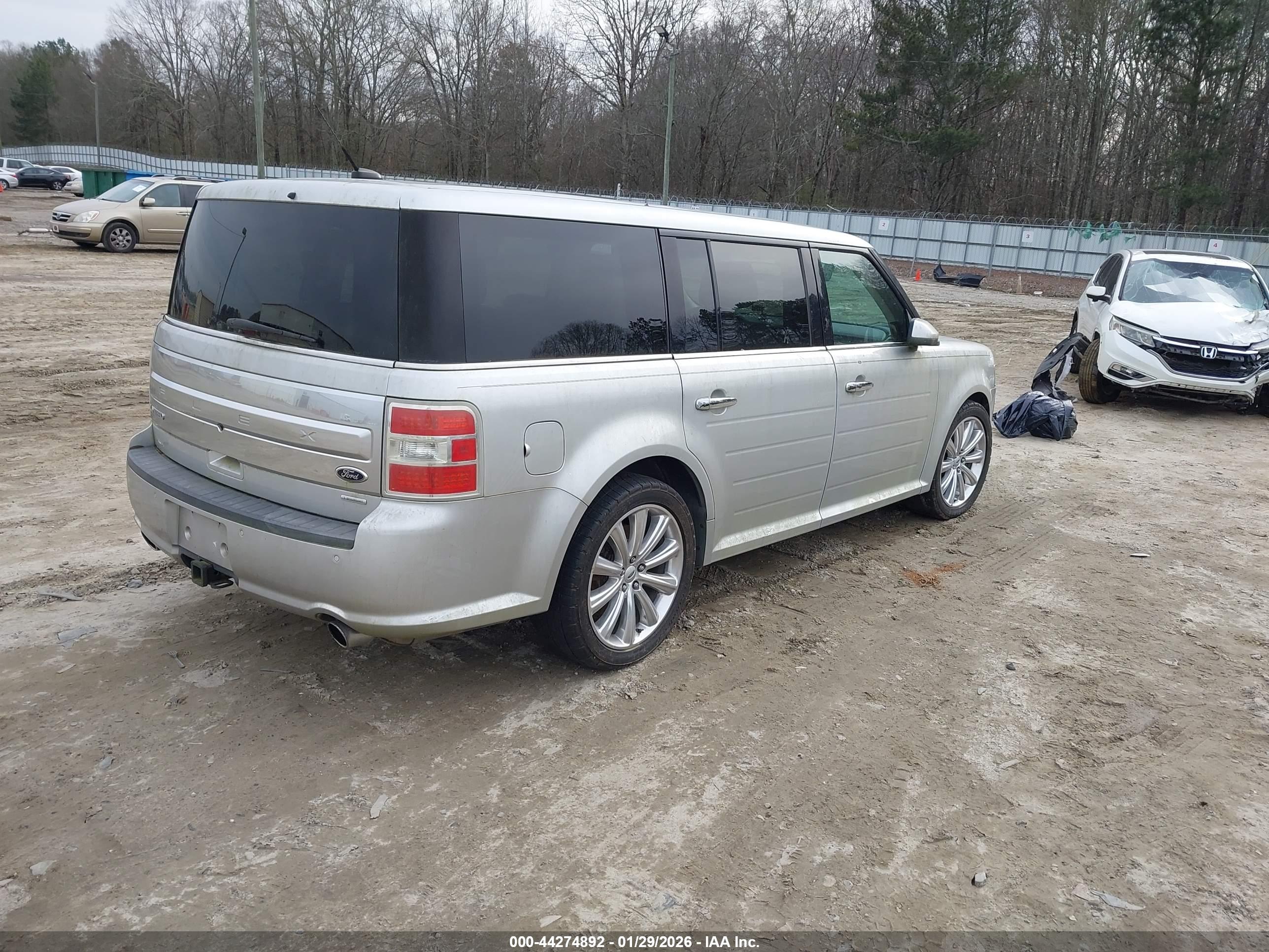 FORD FLEX image 4