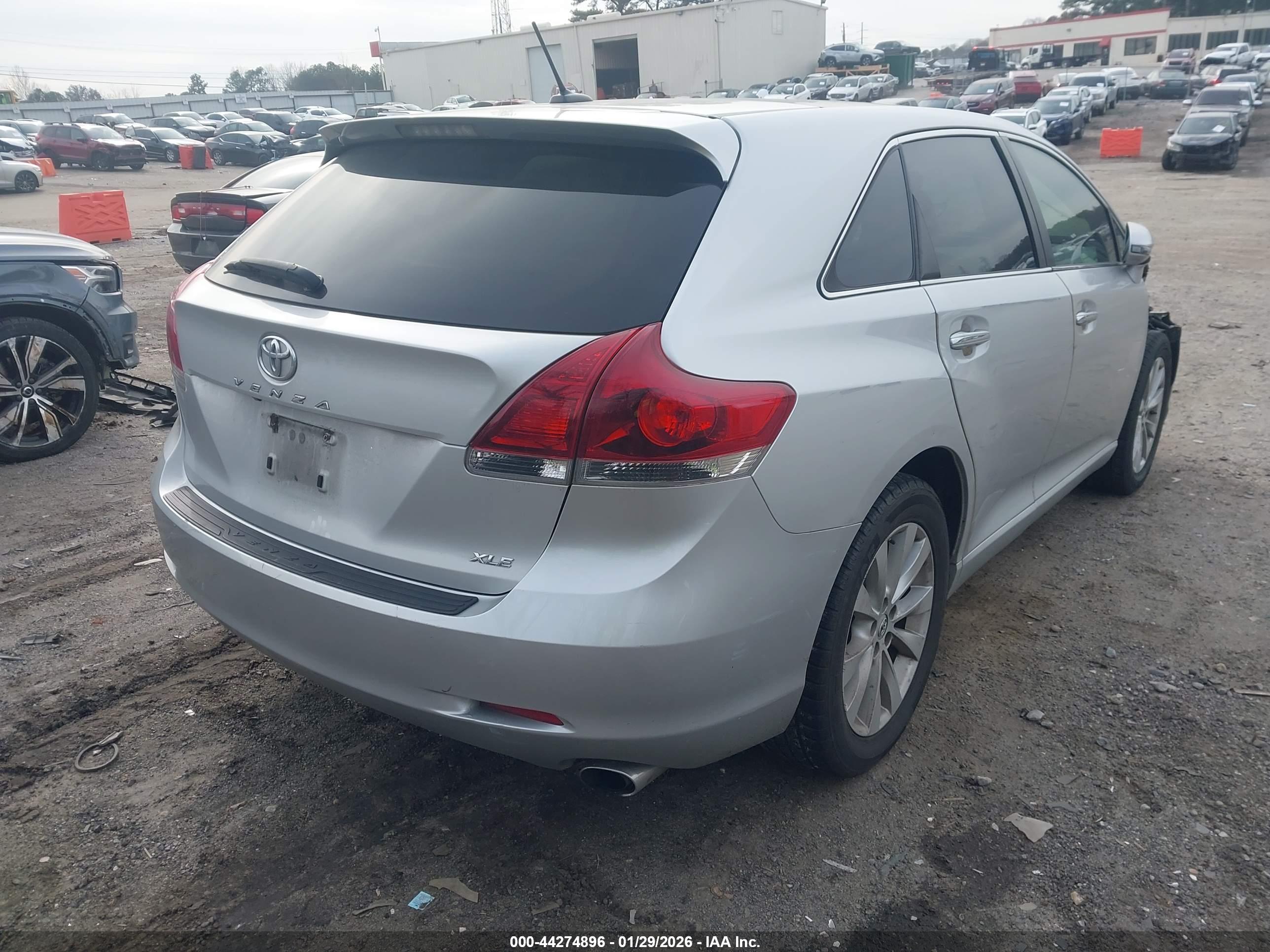 TOYOTA VENZA image 4