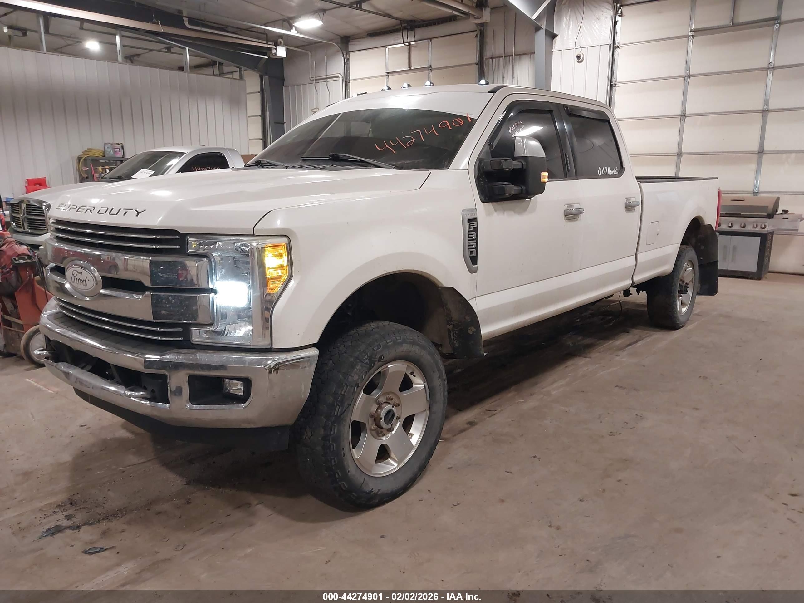 FORD F-350 image 2