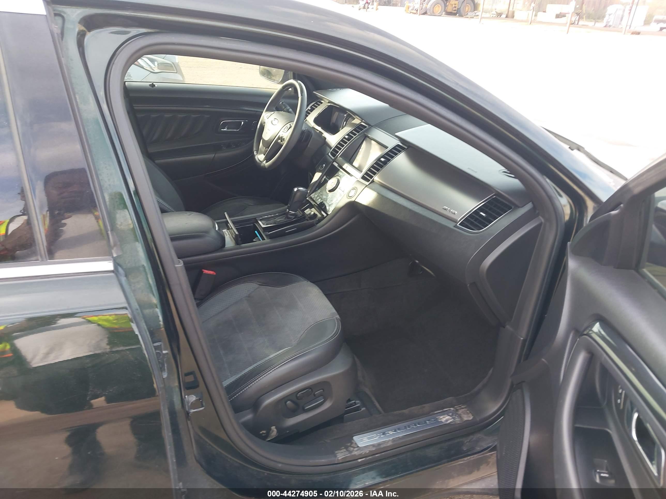 FORD TAURUS image 5
