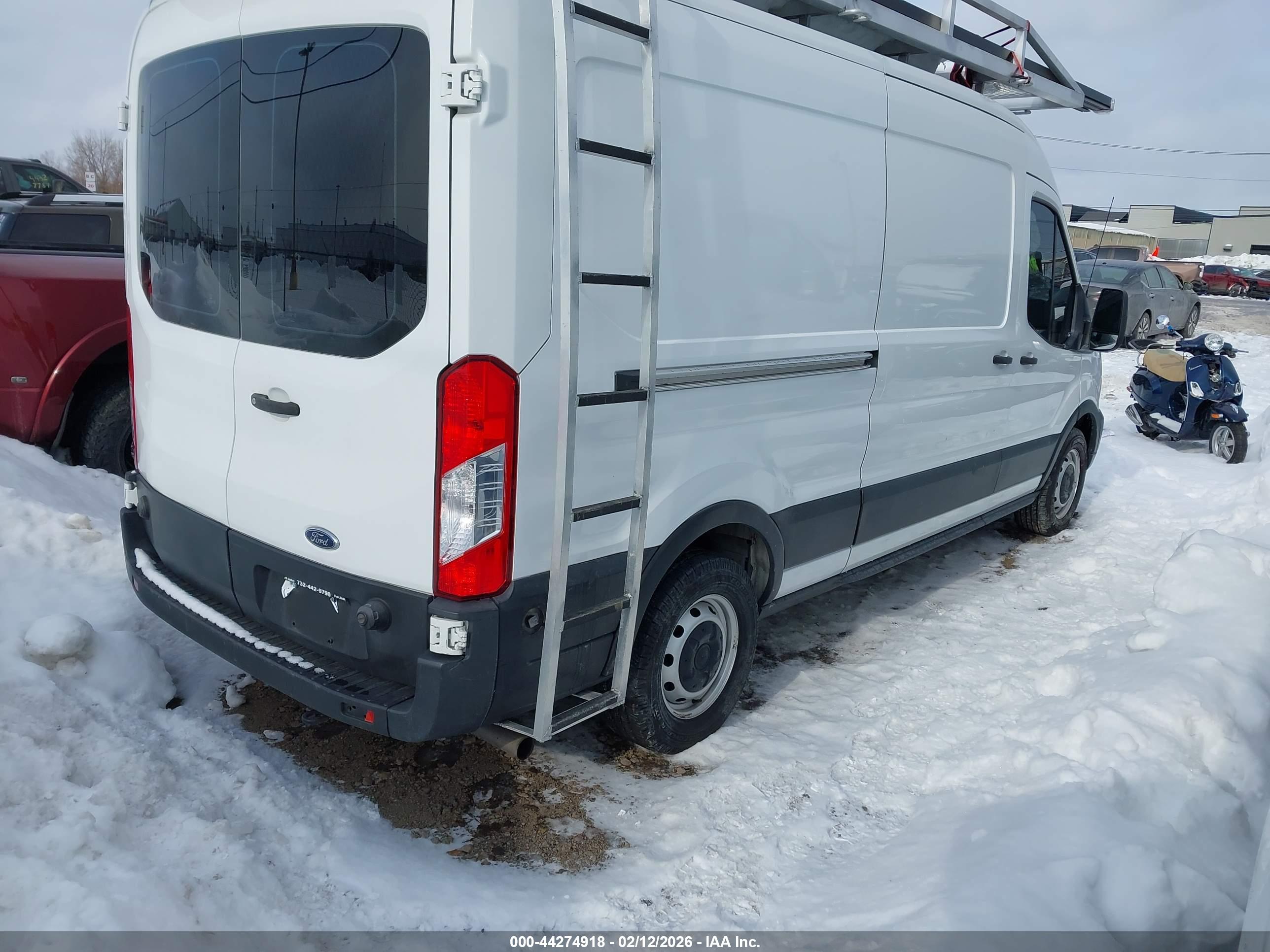 FORD TRANSIT-250 image 4