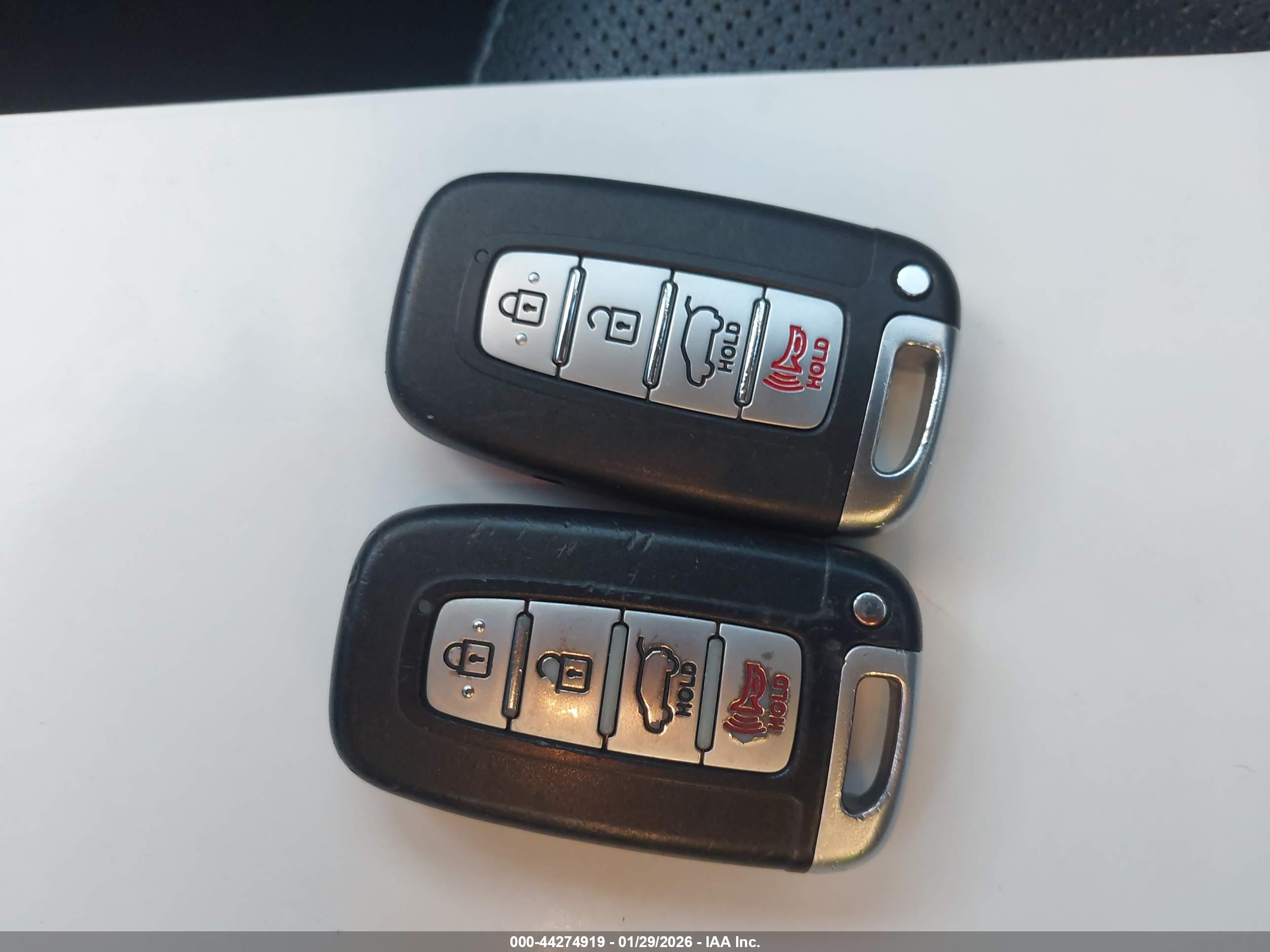 HYUNDAI ELANTRA image 11