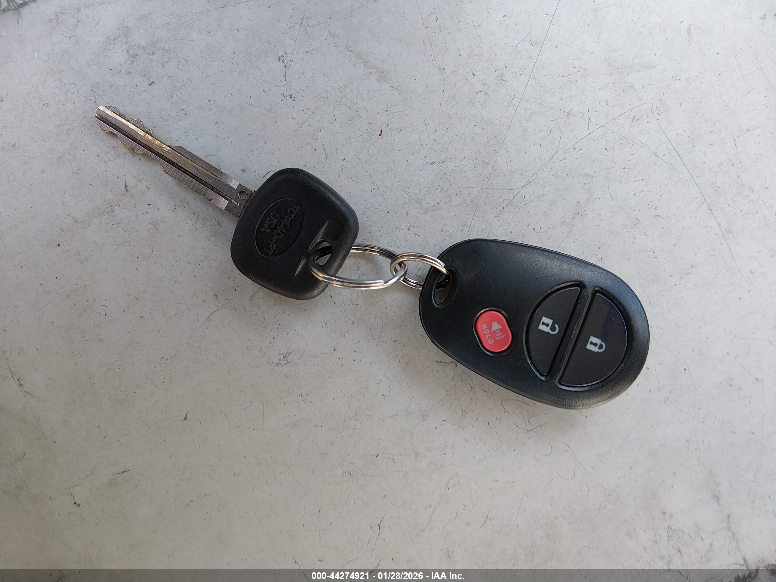 TOYOTA SIENNA image 11