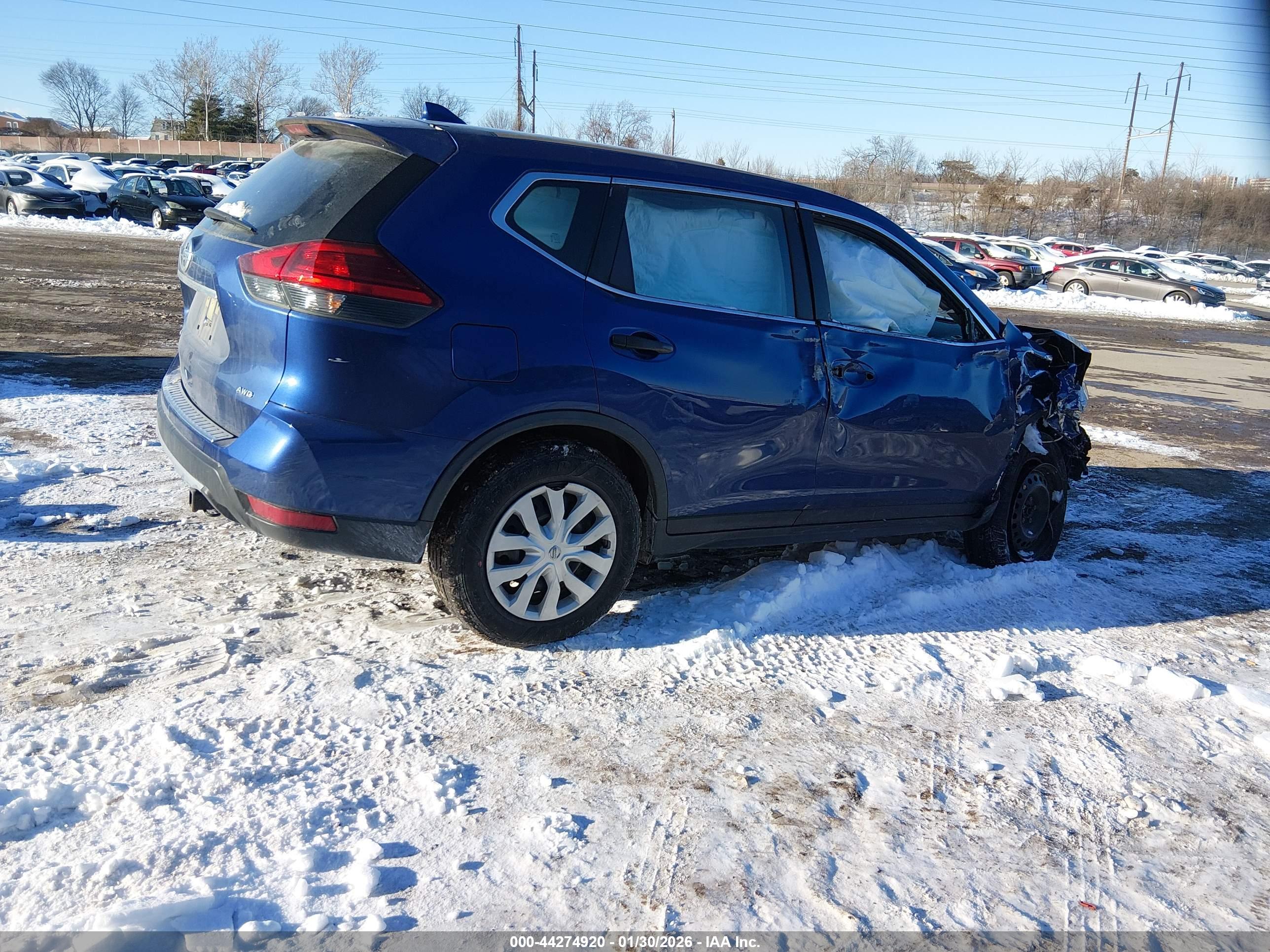 NISSAN ROGUE image 4