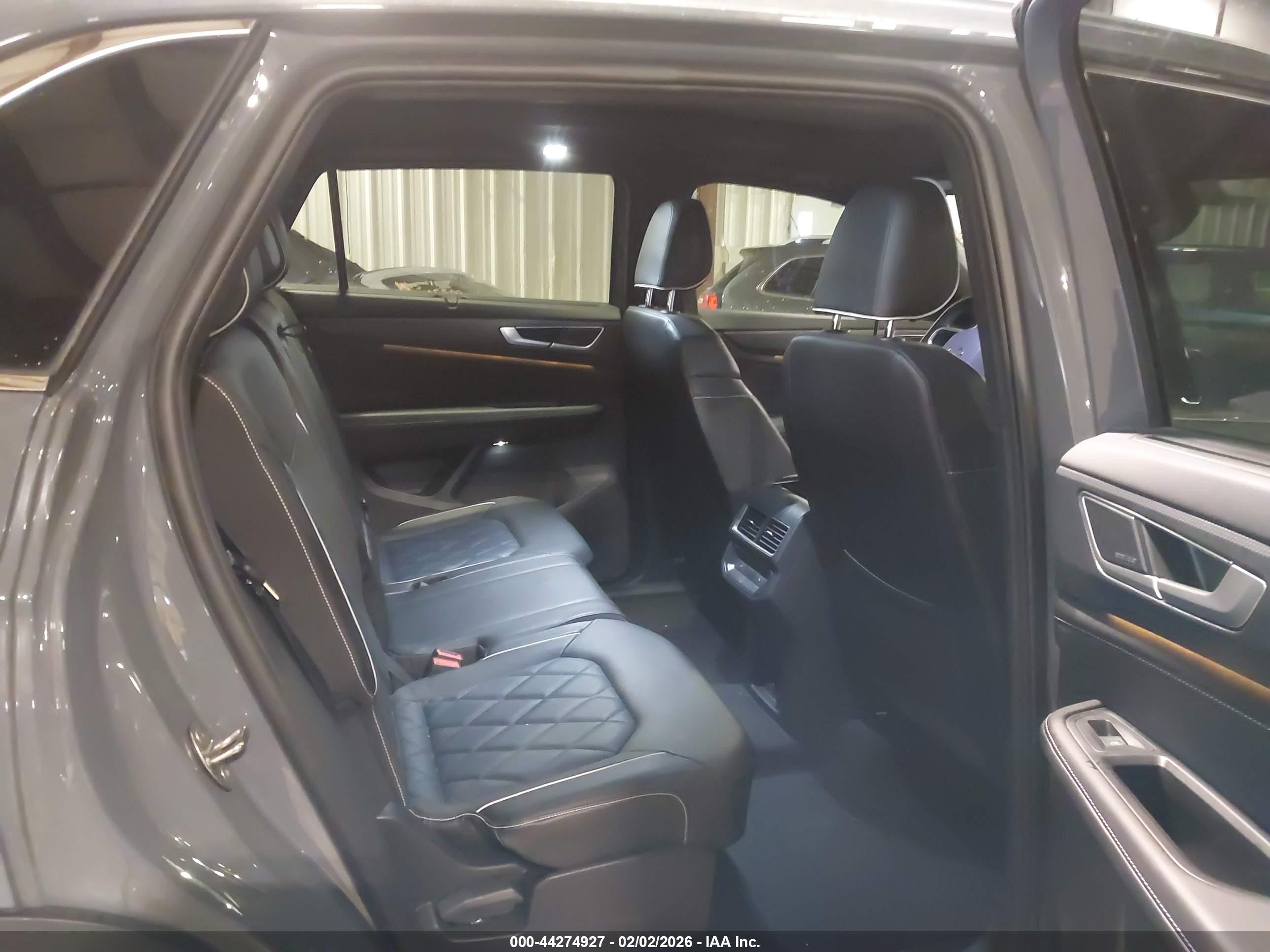 VOLKSWAGEN ATLAS image 8