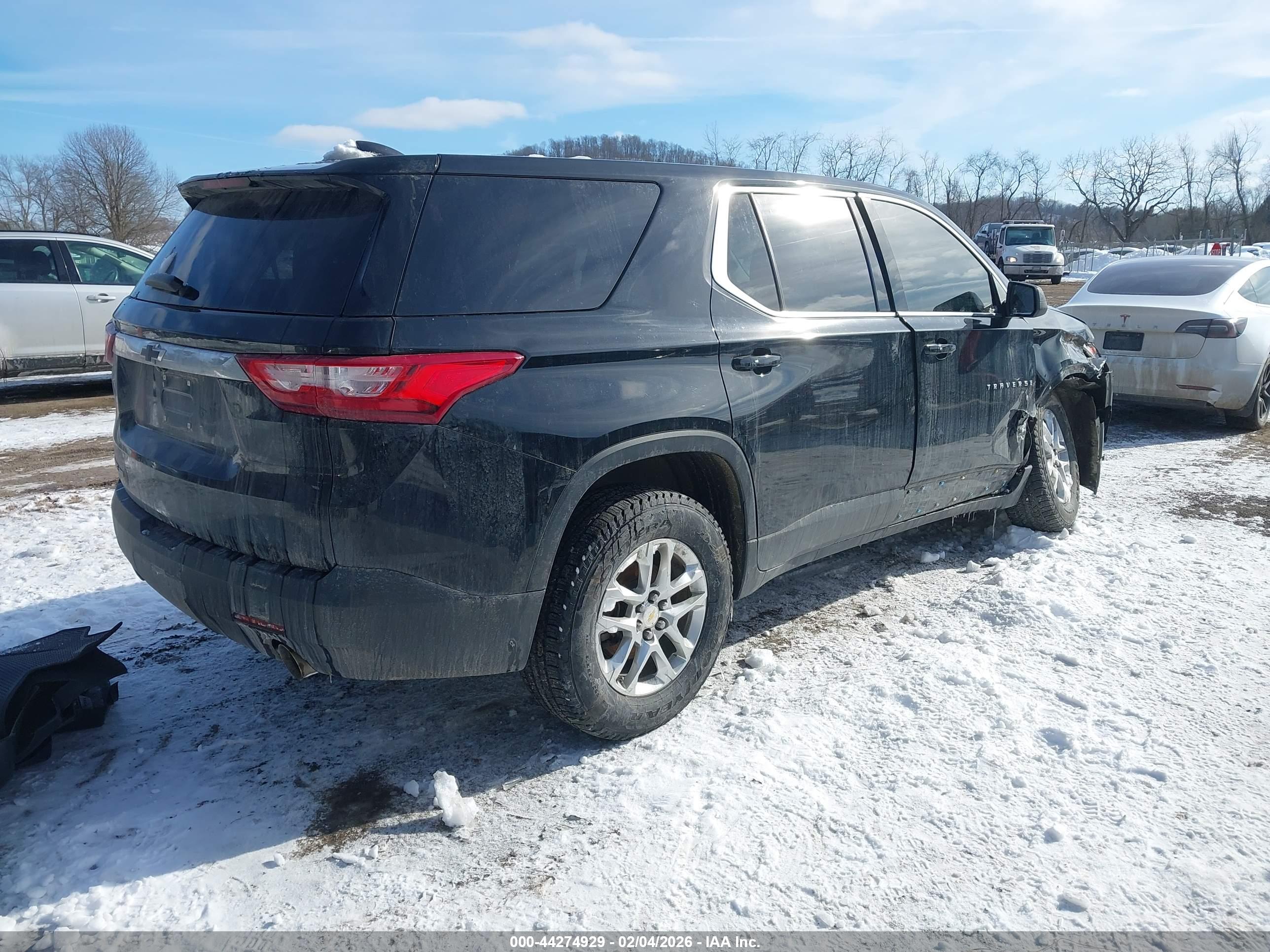 CHEVROLET TRAVERSE image 4
