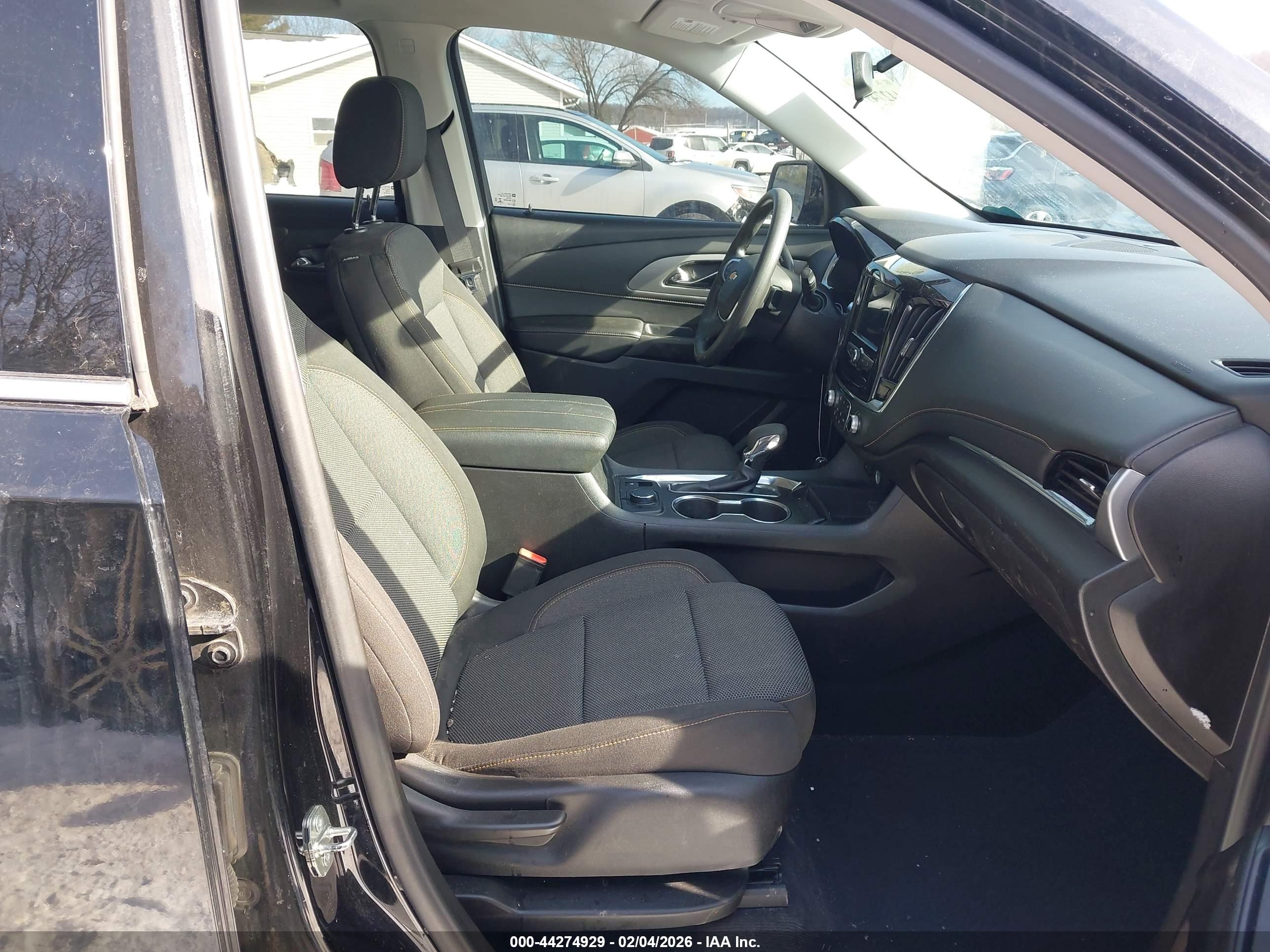 CHEVROLET TRAVERSE image 5