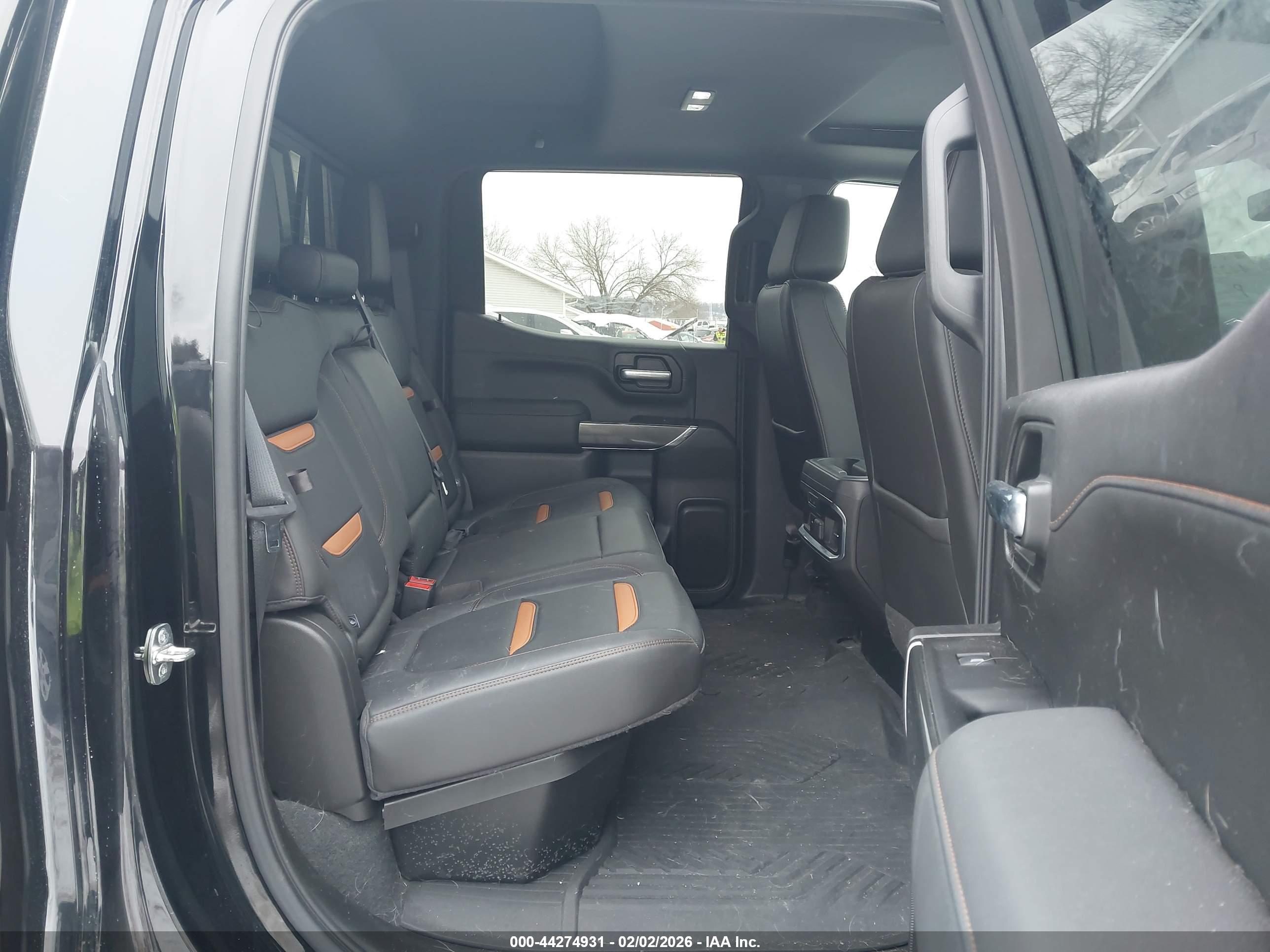 GMC SIERRA image 8