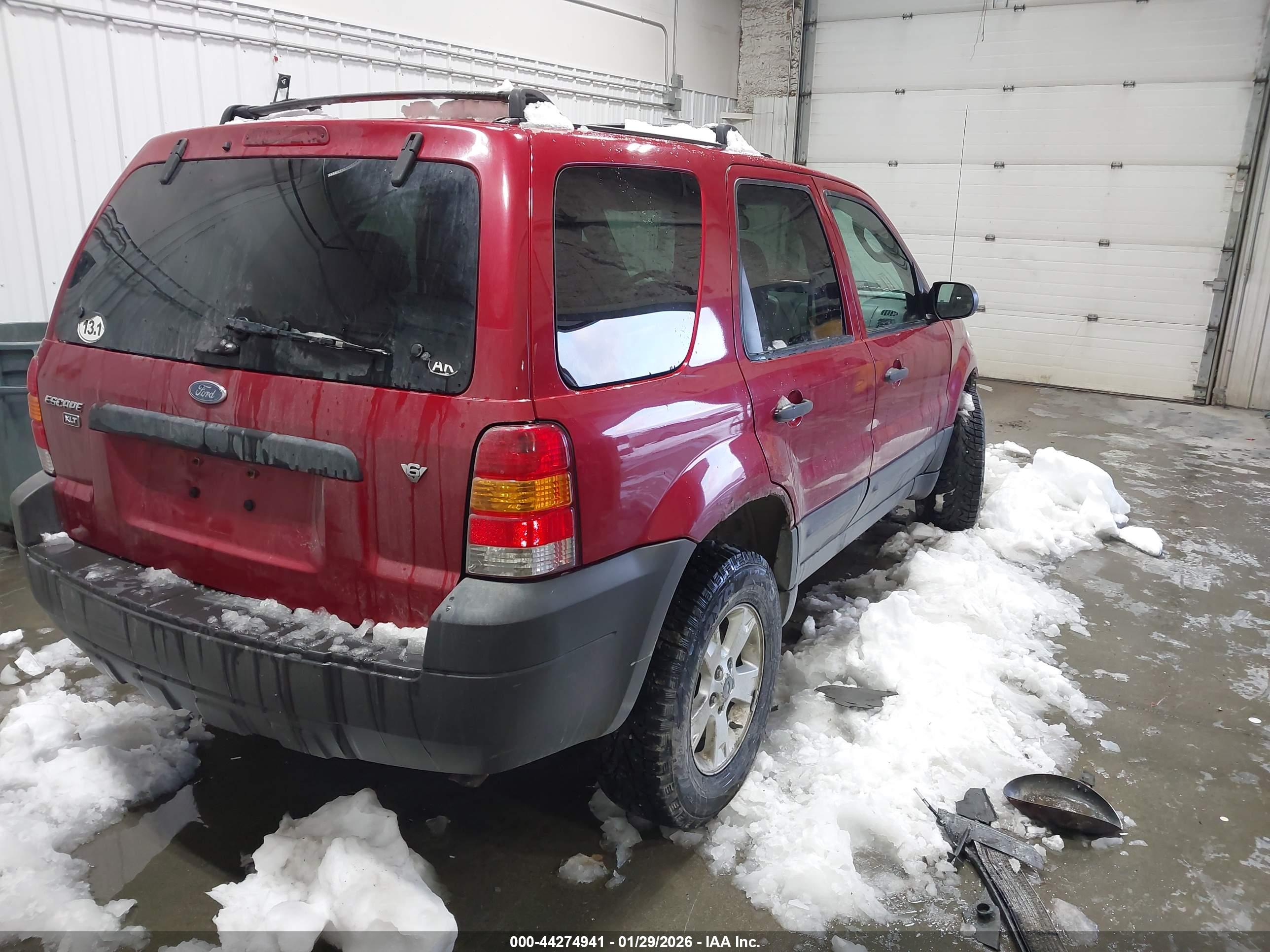 FORD ESCAPE image 4