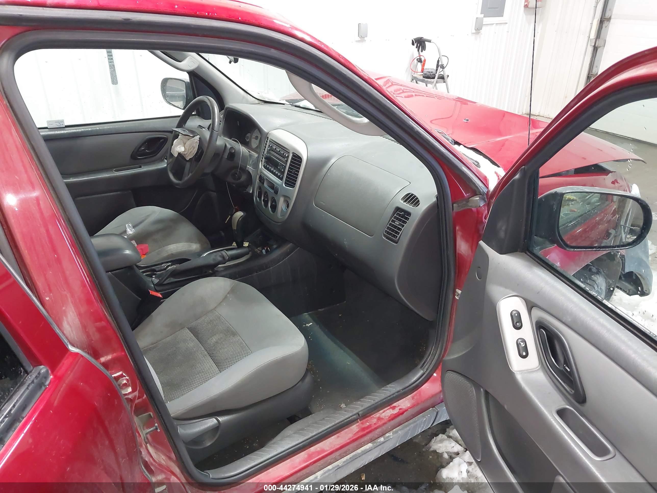 FORD ESCAPE image 5