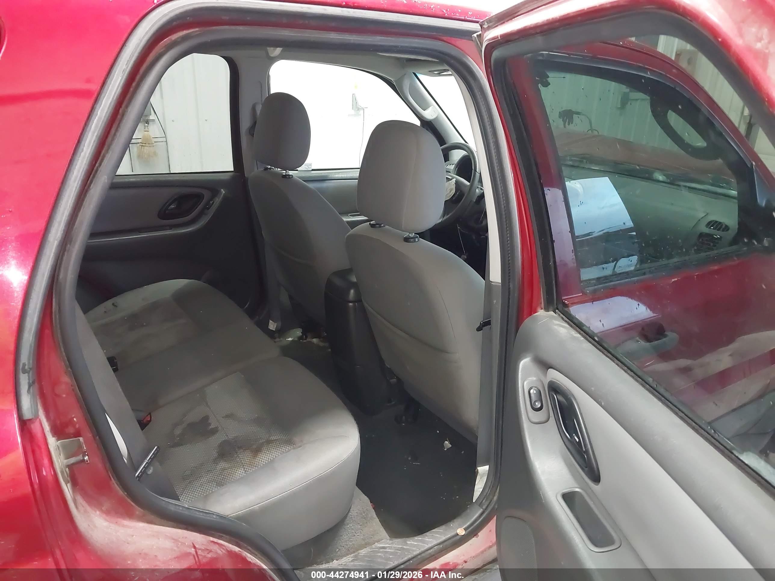 FORD ESCAPE image 8