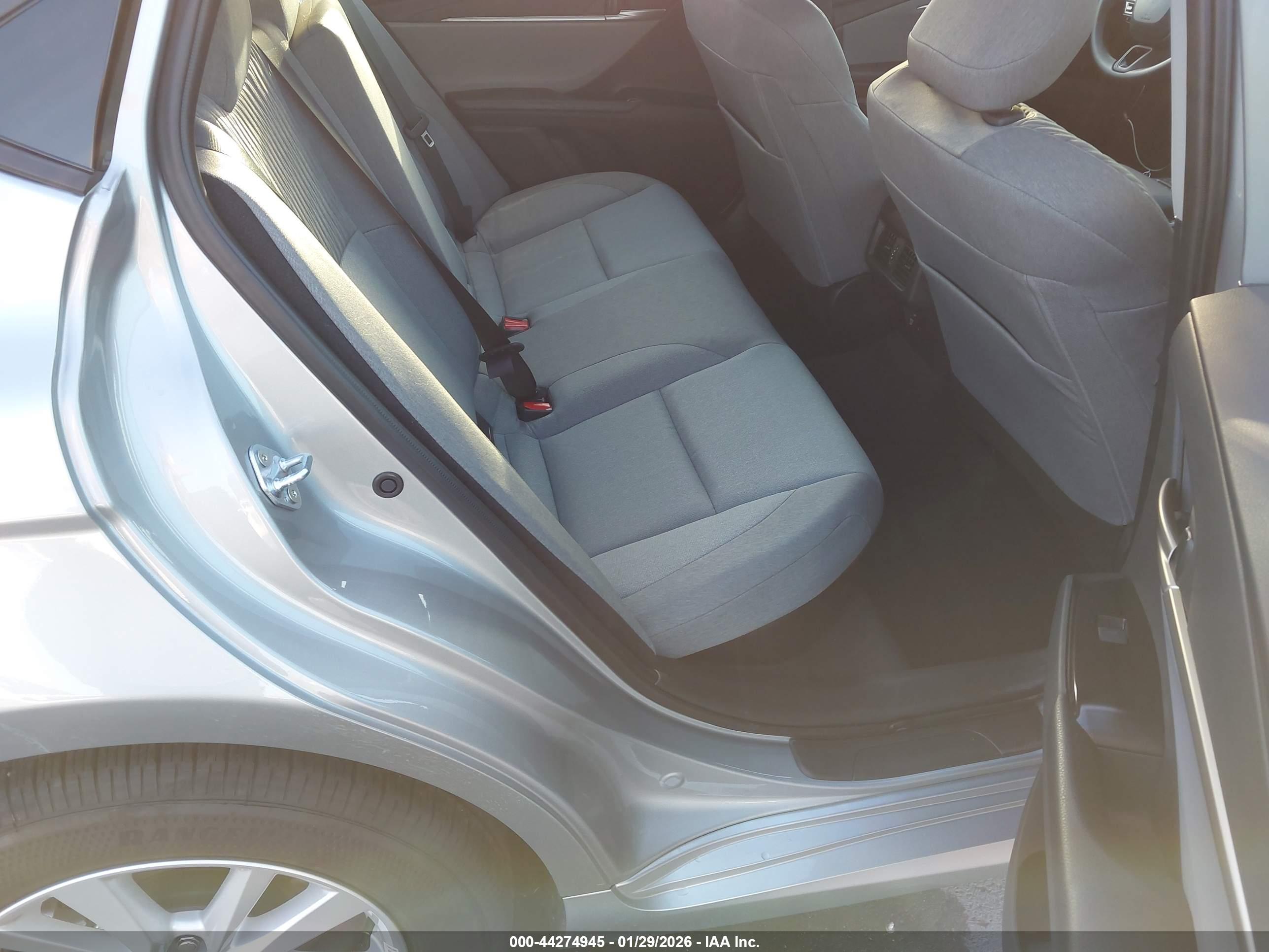 TOYOTA CAMRY image 8