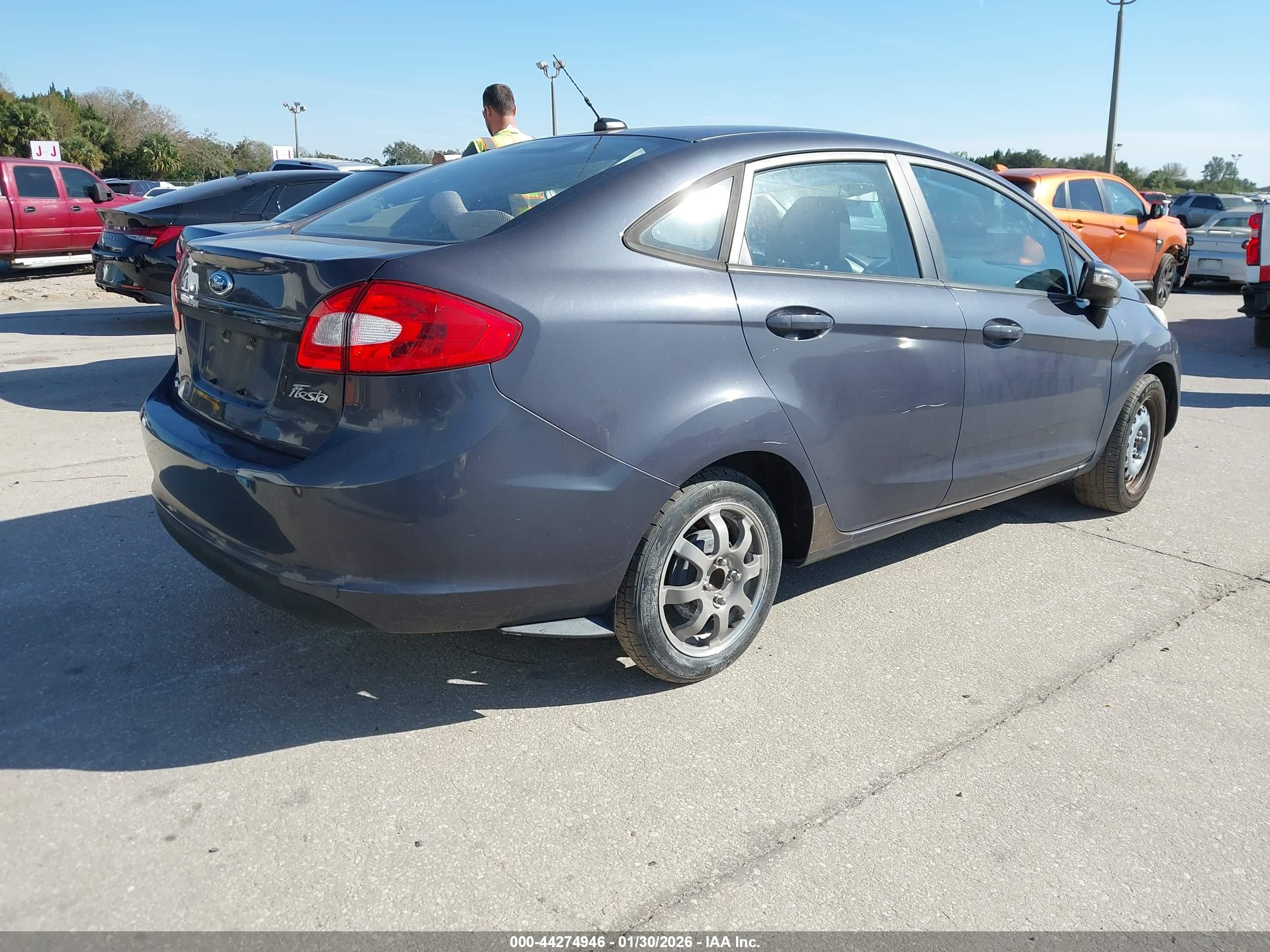 FORD FIESTA image 4