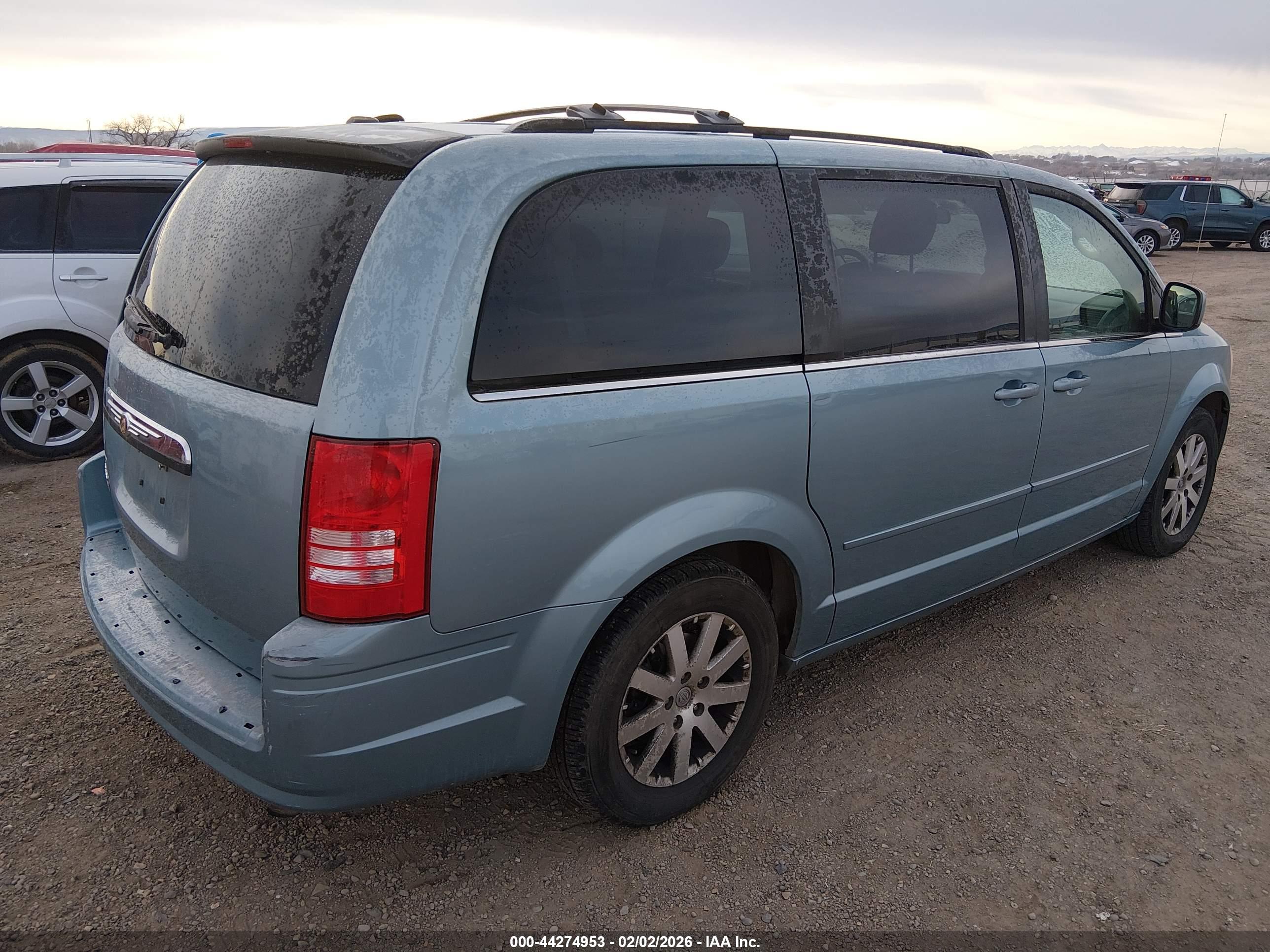 CHRYSLER TOWN image 4