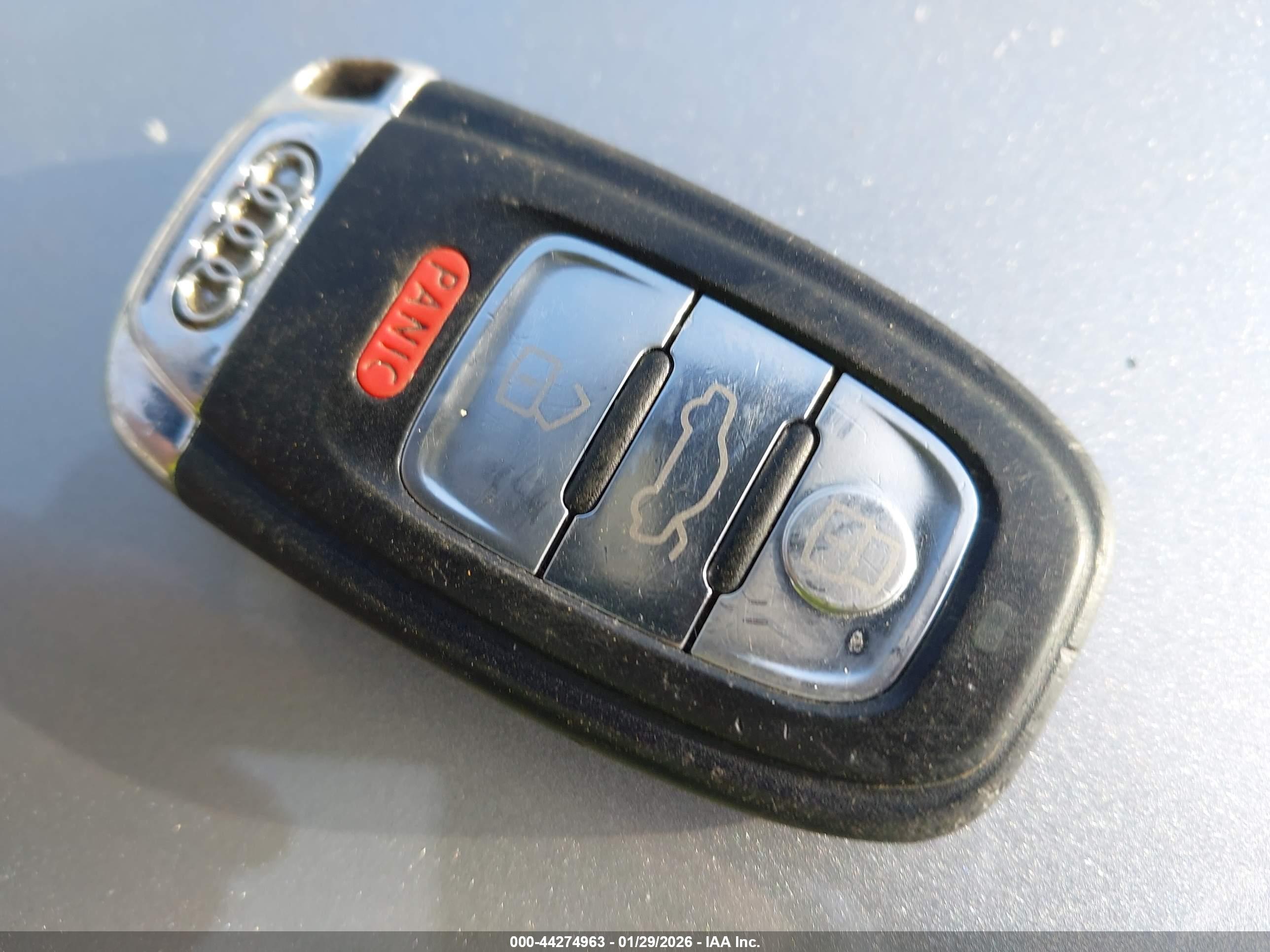 AUDI A4 image 11