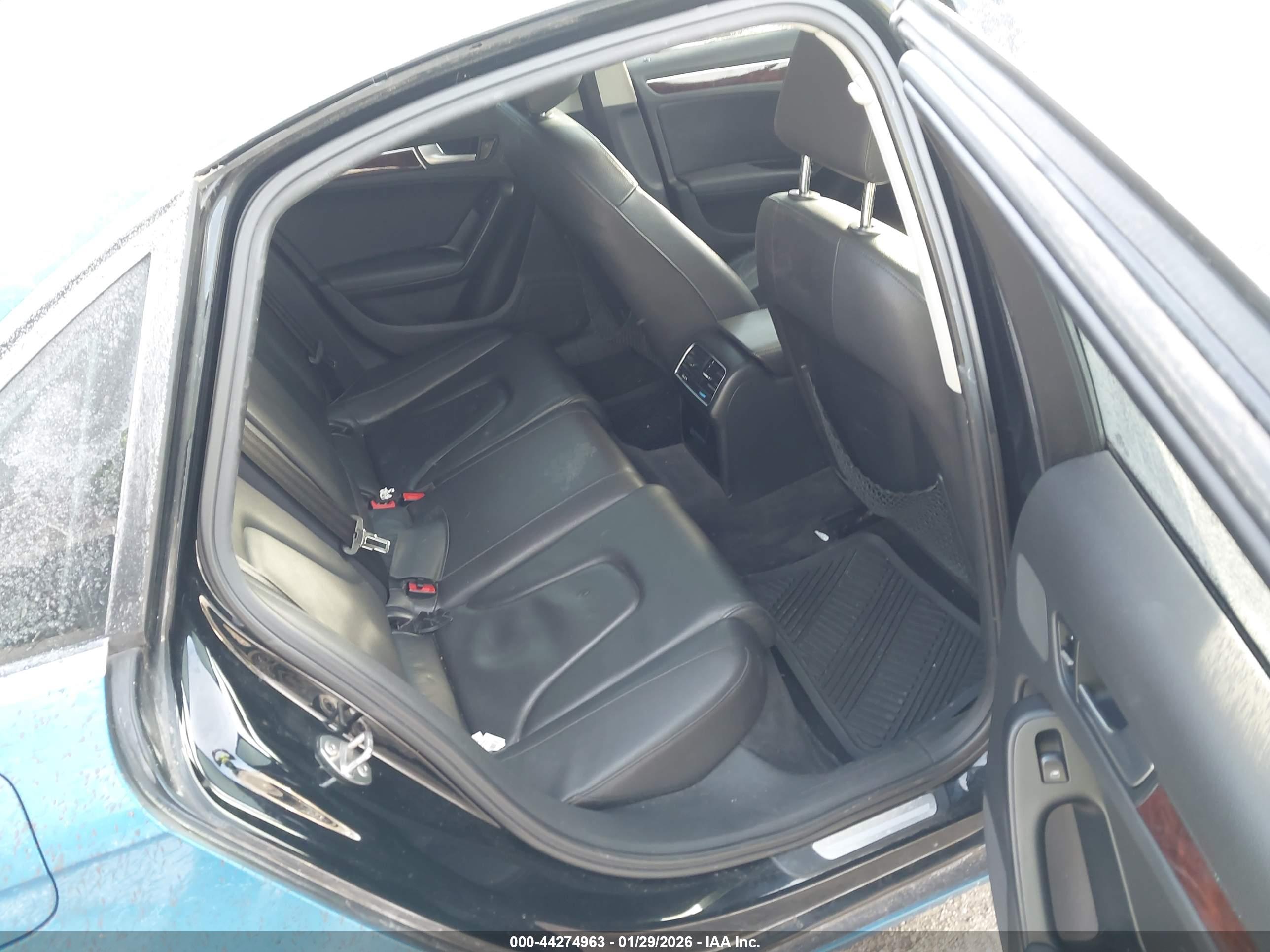 AUDI A4 image 8