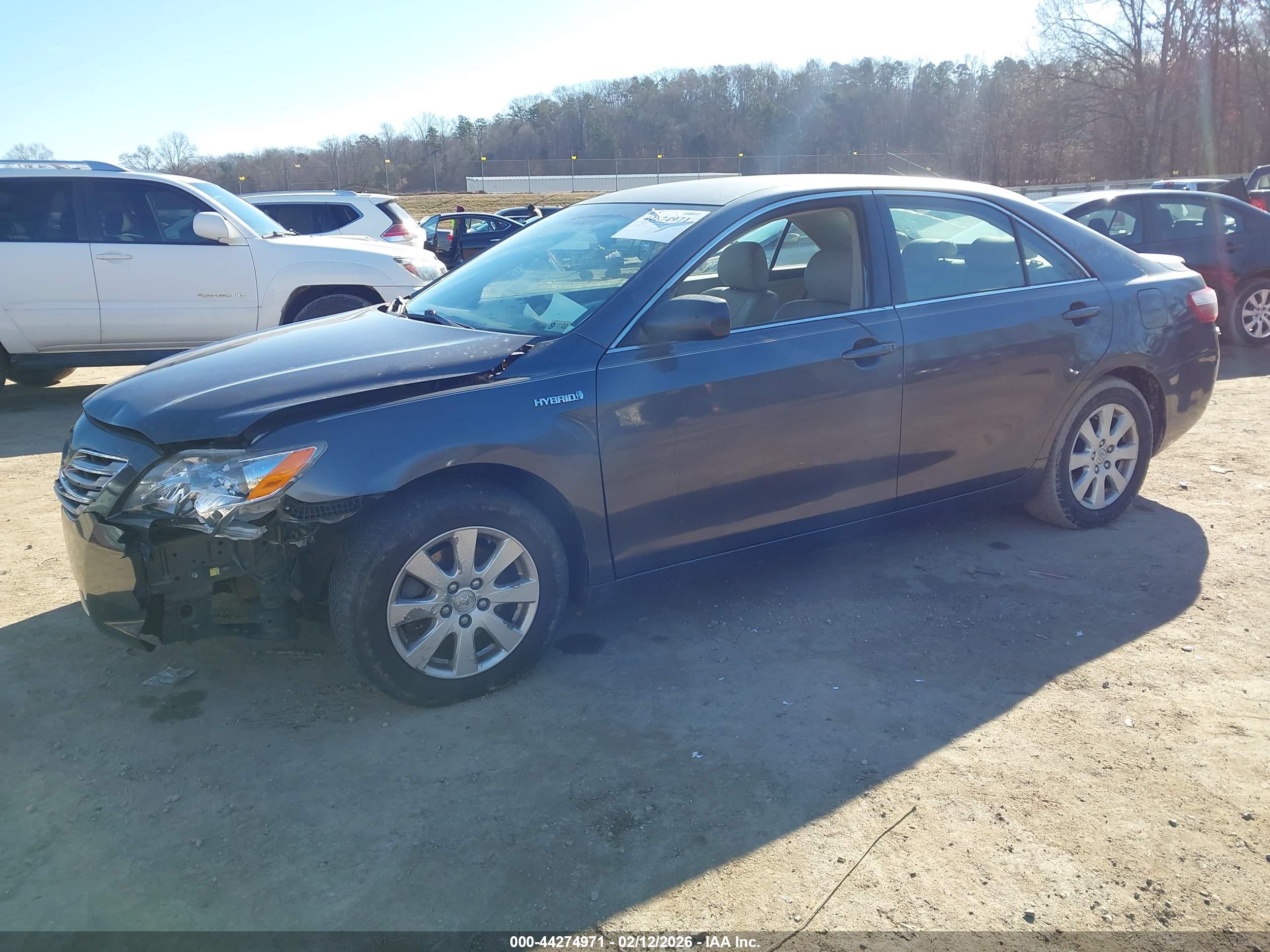 TOYOTA CAMRY image 2