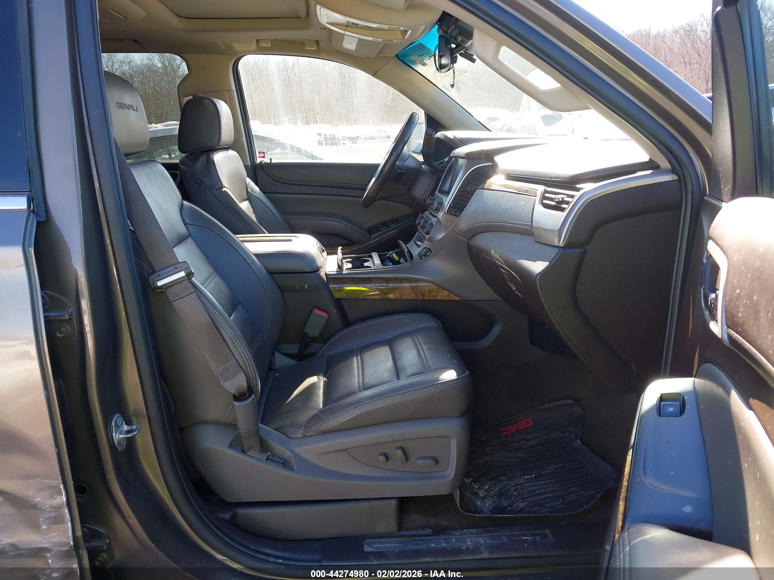 GMC YUKON image 5