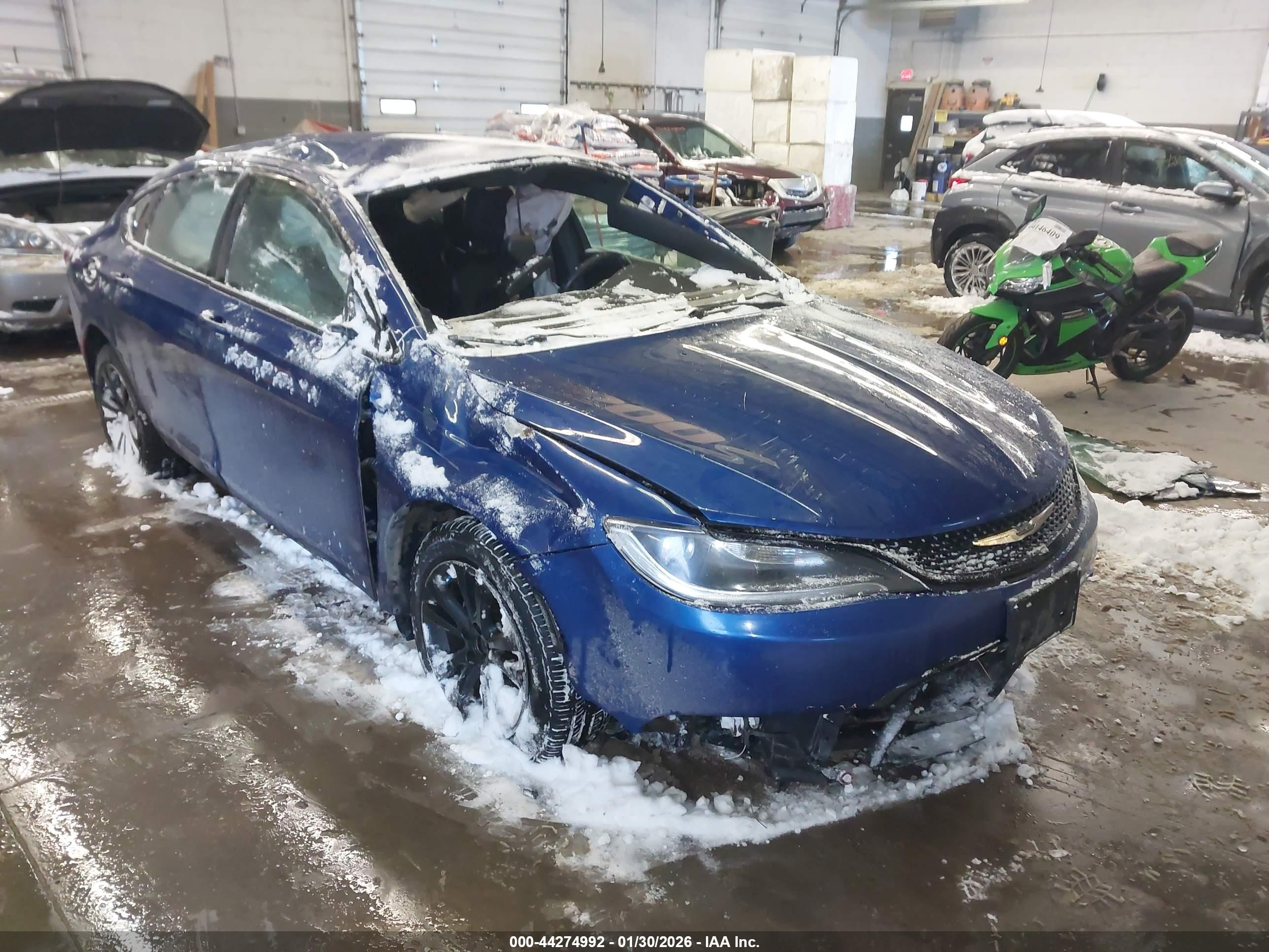 CHRYSLER 200 image 6