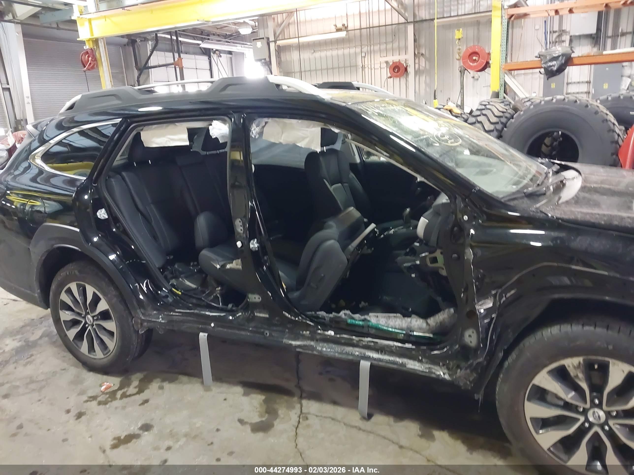 SUBARU OUTBACK image 6