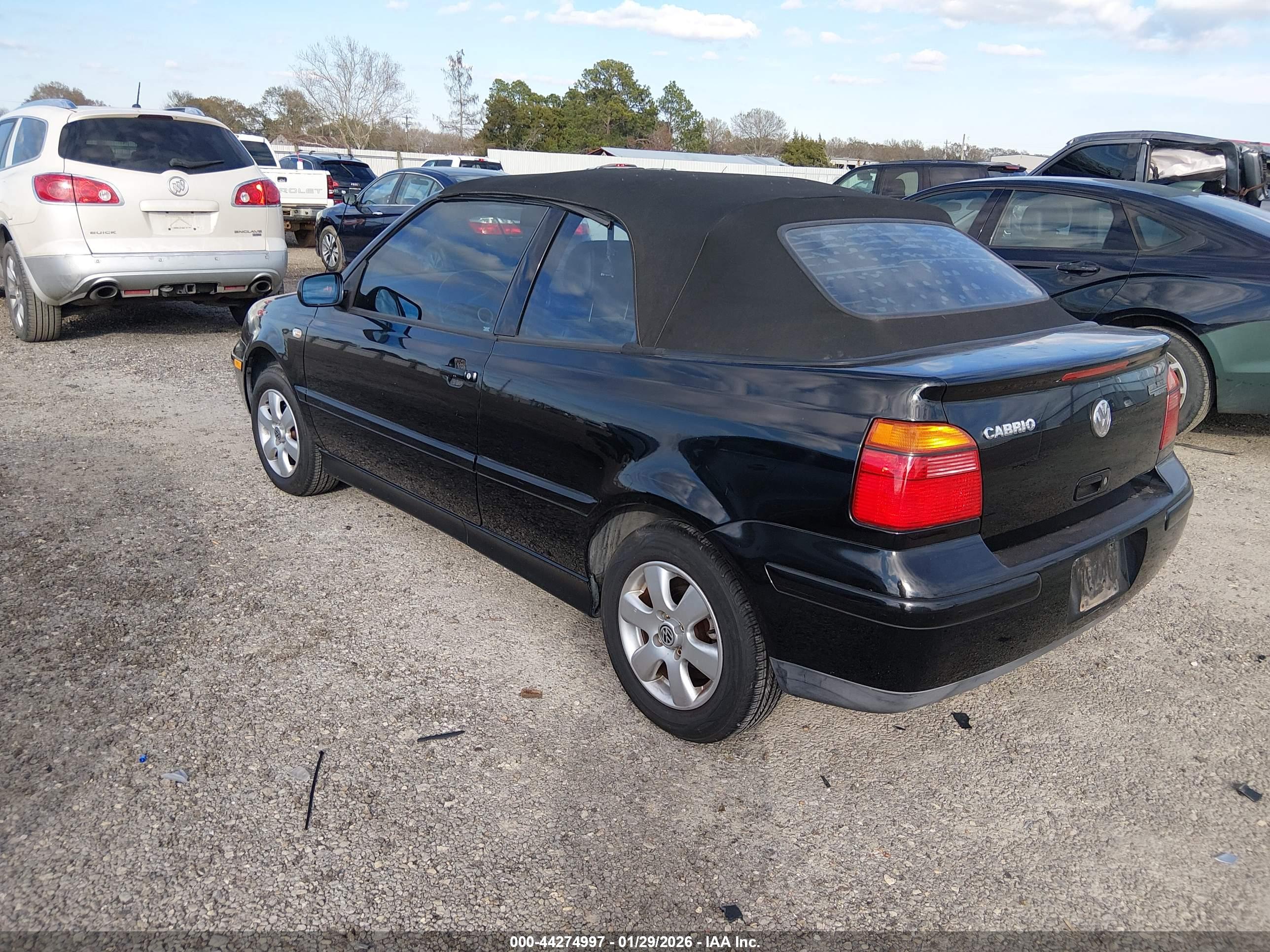 VOLKSWAGEN CABRIO image 3