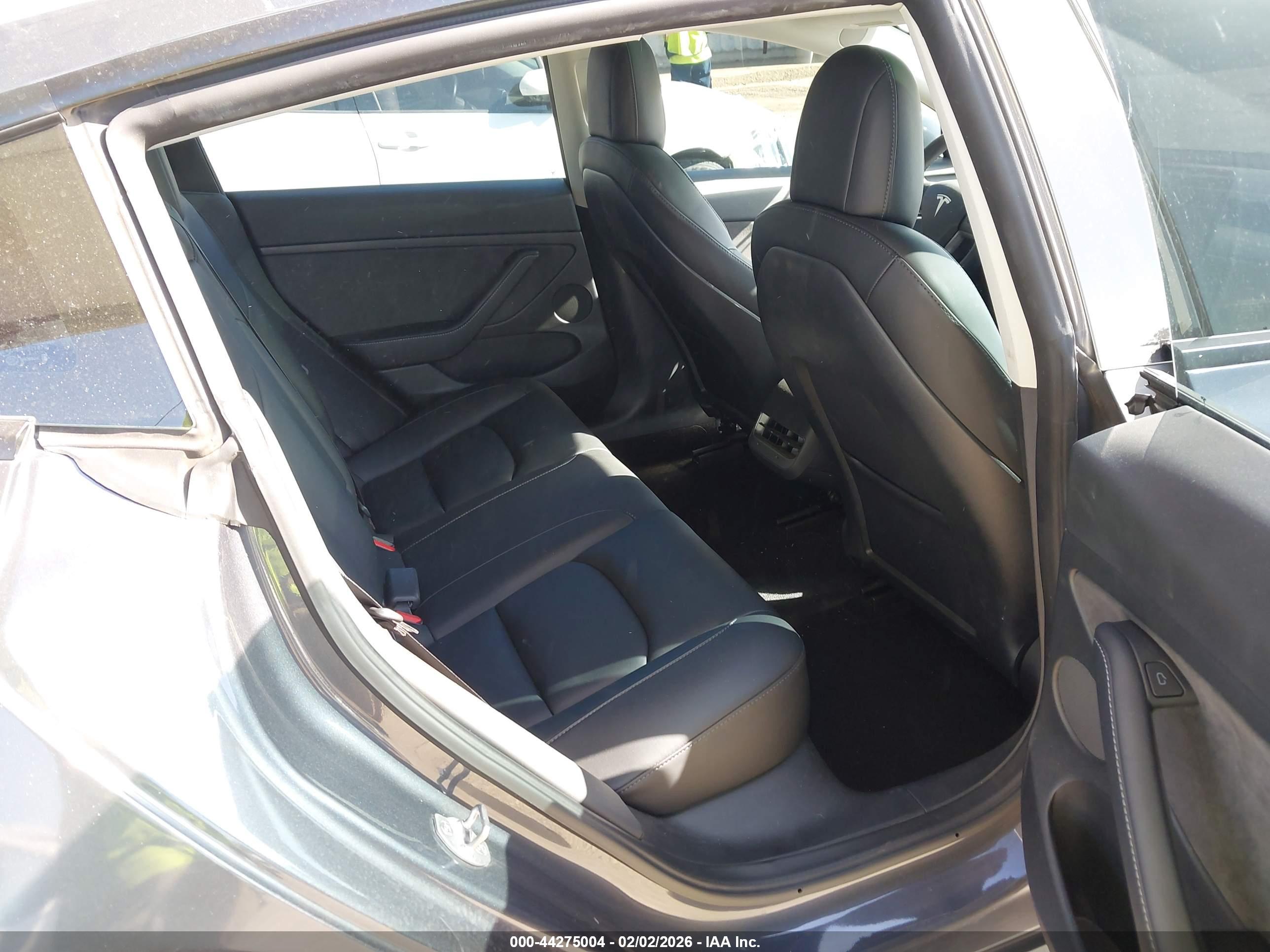 TESLA MODEL image 8
